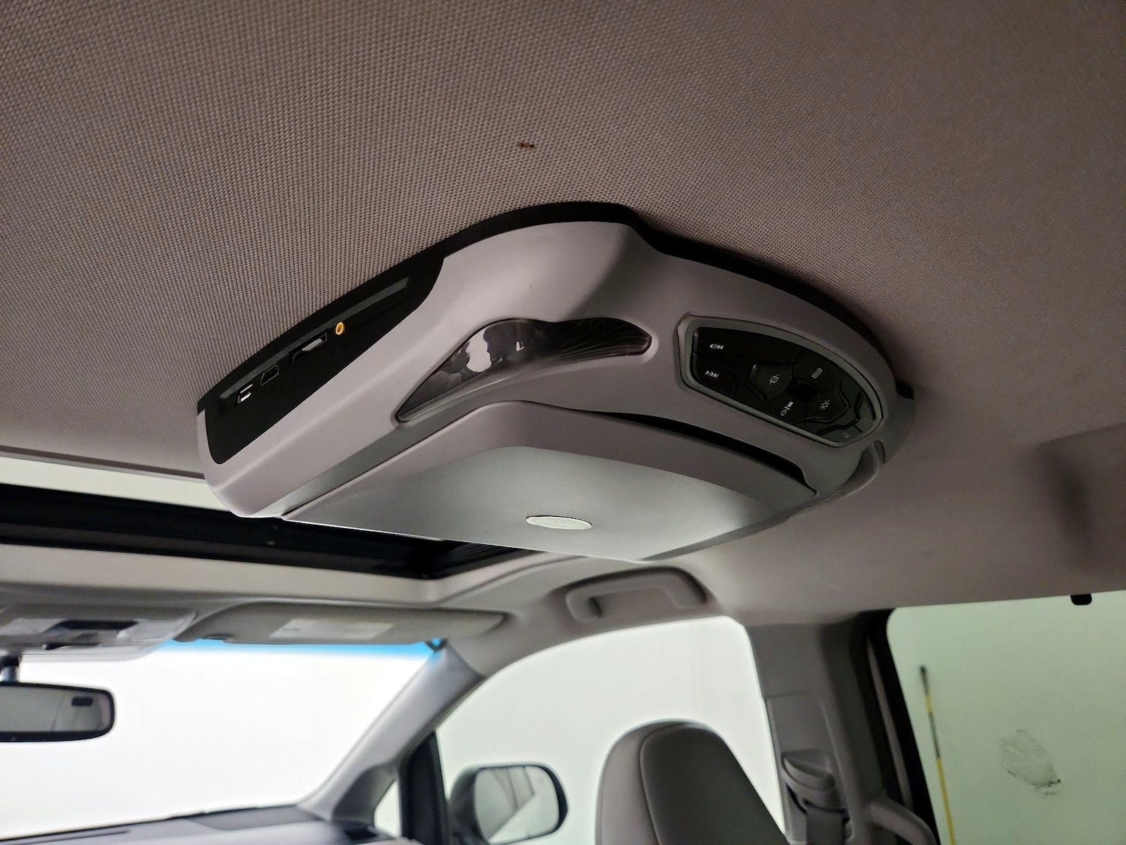 2017 Toyota Sienna XLE - Photo 27