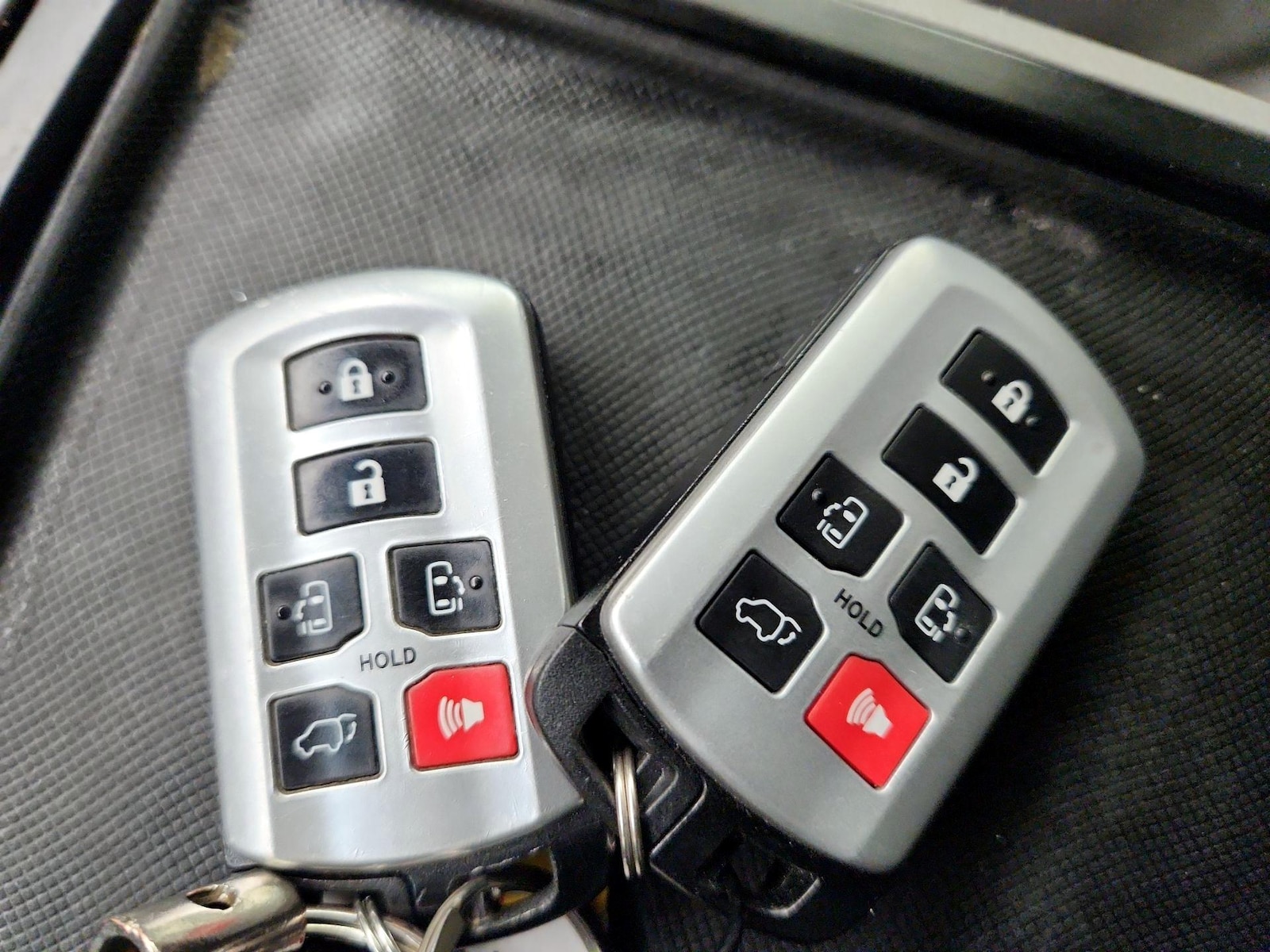 2017 Toyota Sienna XLE - Photo 28