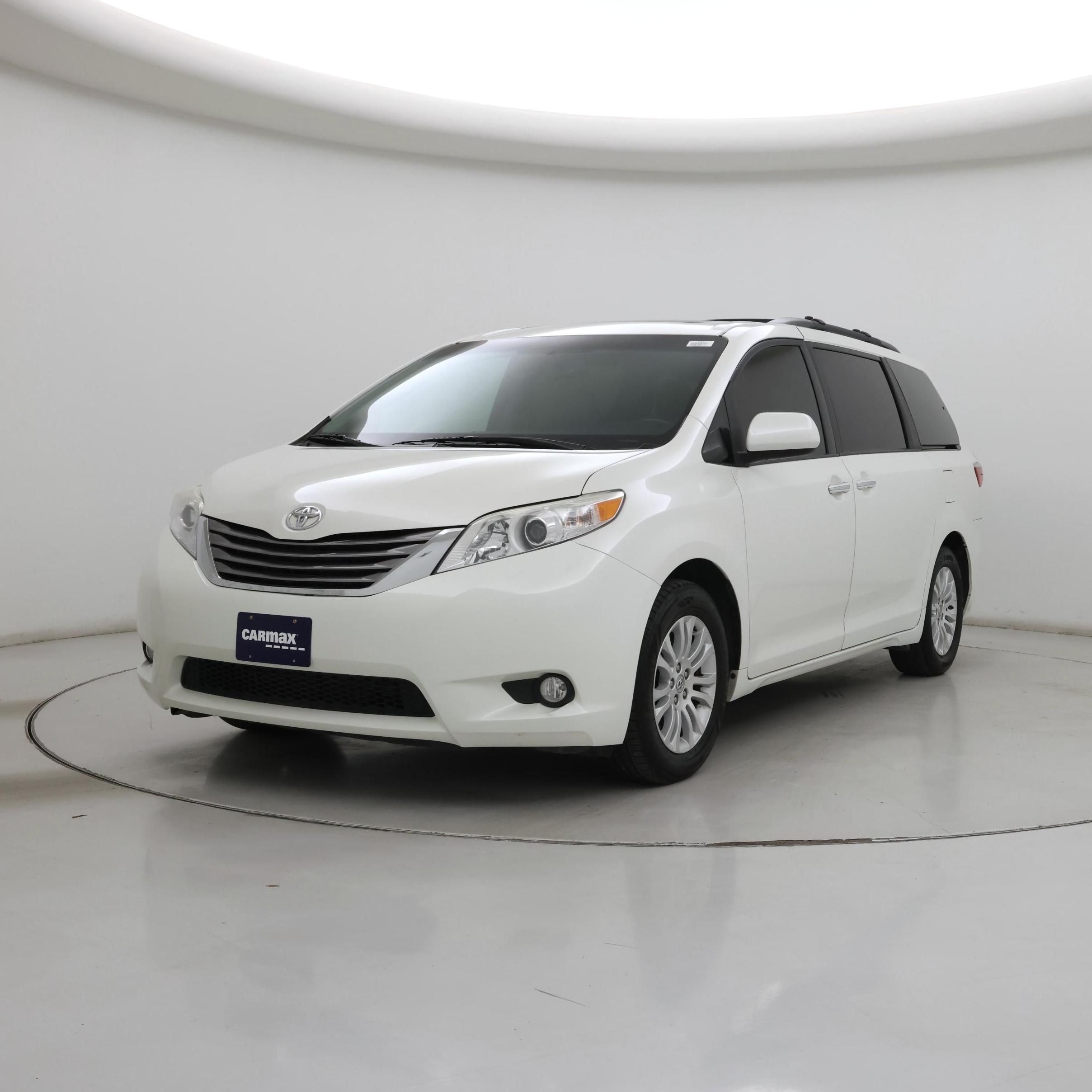 Thumbnail: 2017 Toyota Sienna - 4