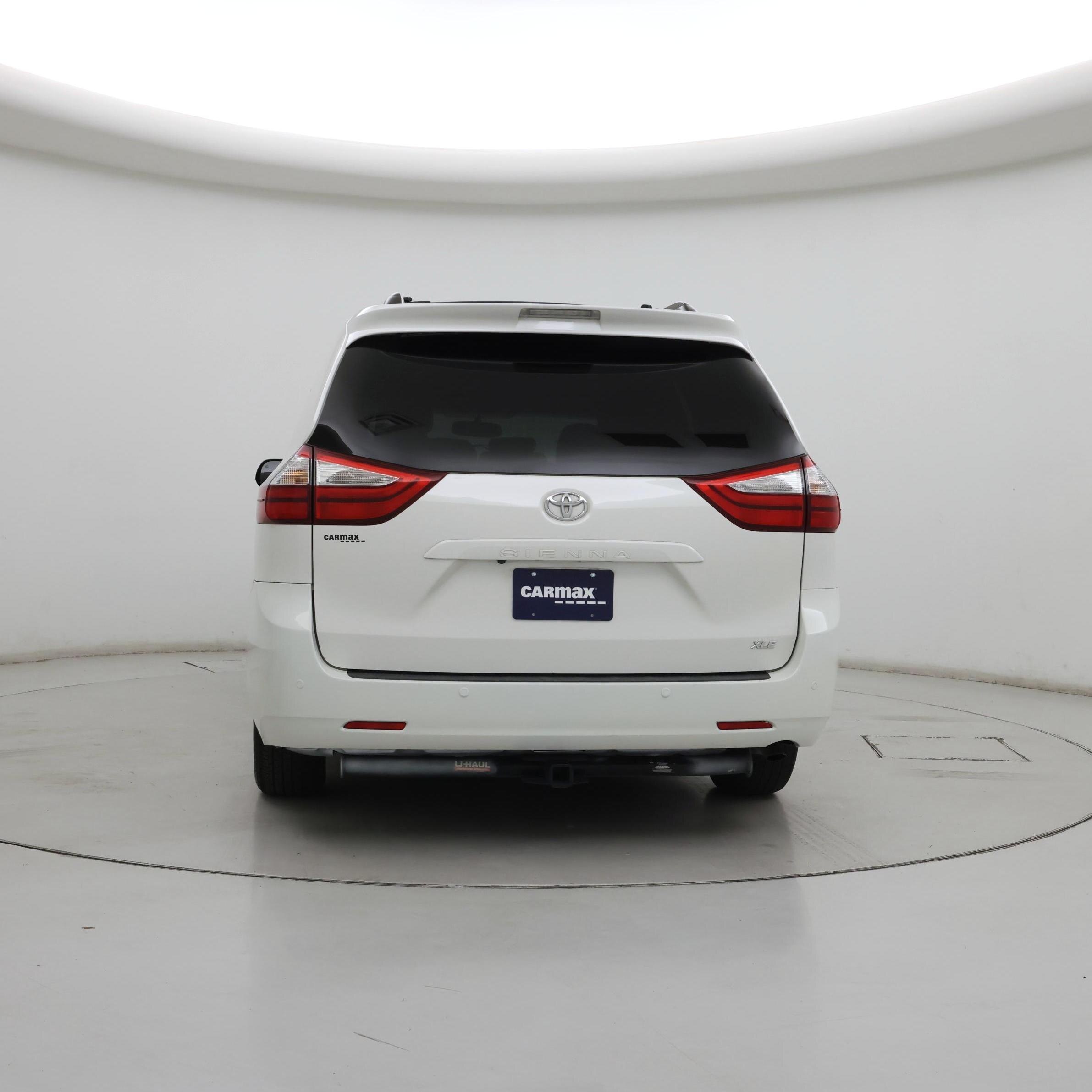 Thumbnail: 2017 Toyota Sienna - 6