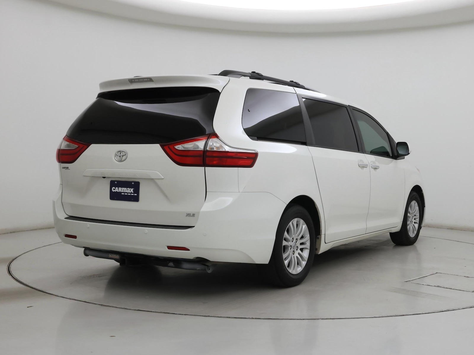 2017 Toyota Sienna XLE - Photo 9