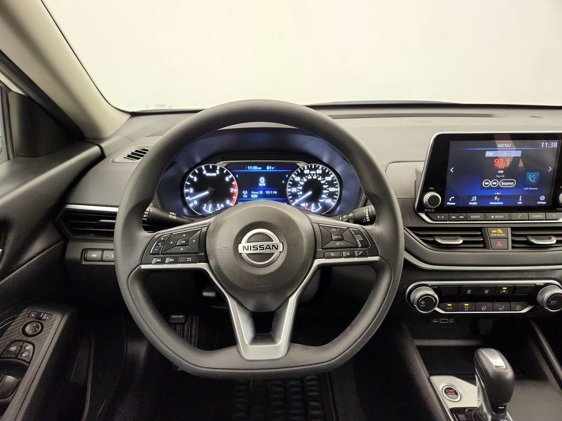 Thumbnail: 2020 Nissan Altima - 10