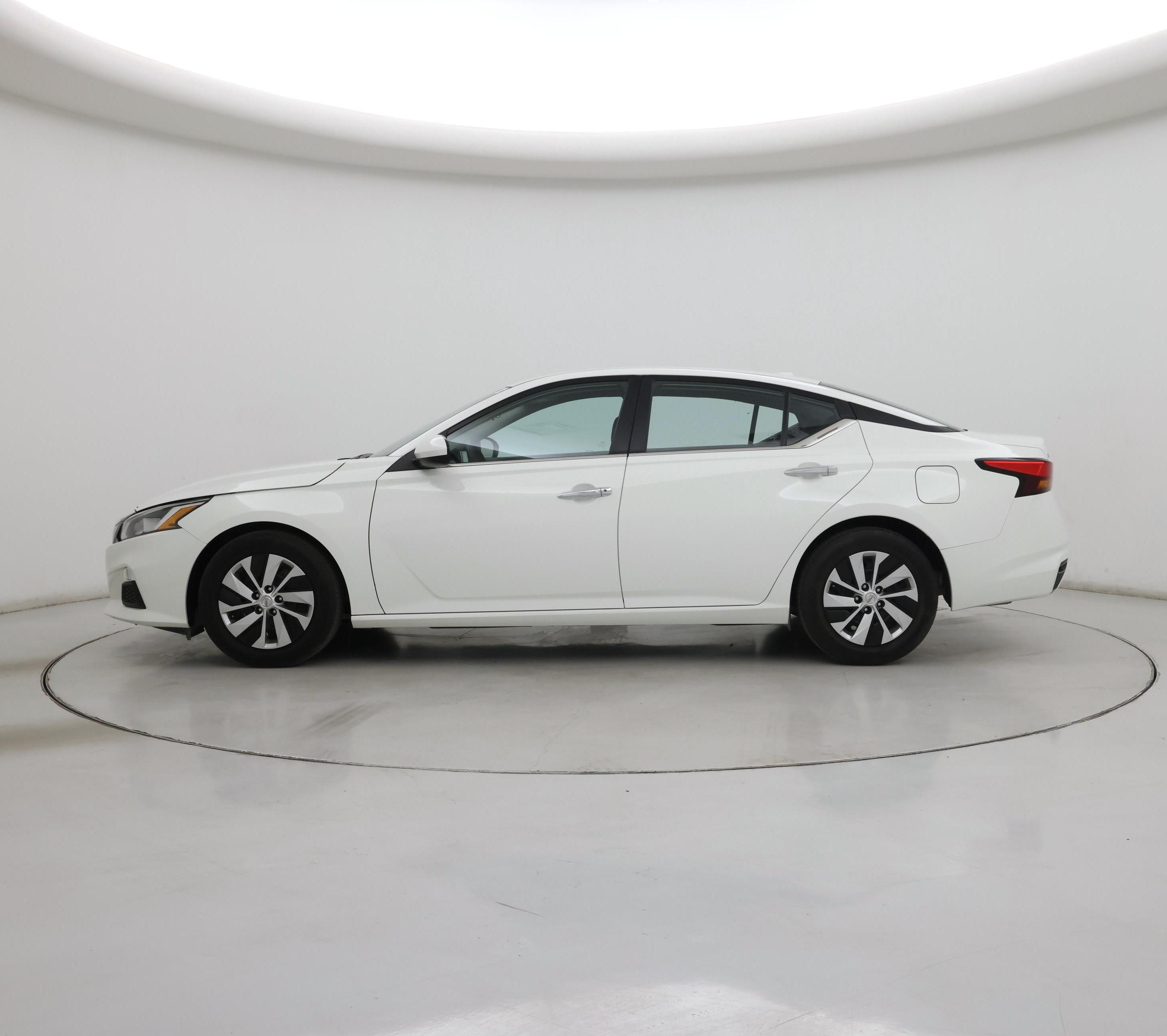 Thumbnail: 2020 Nissan Altima - 3