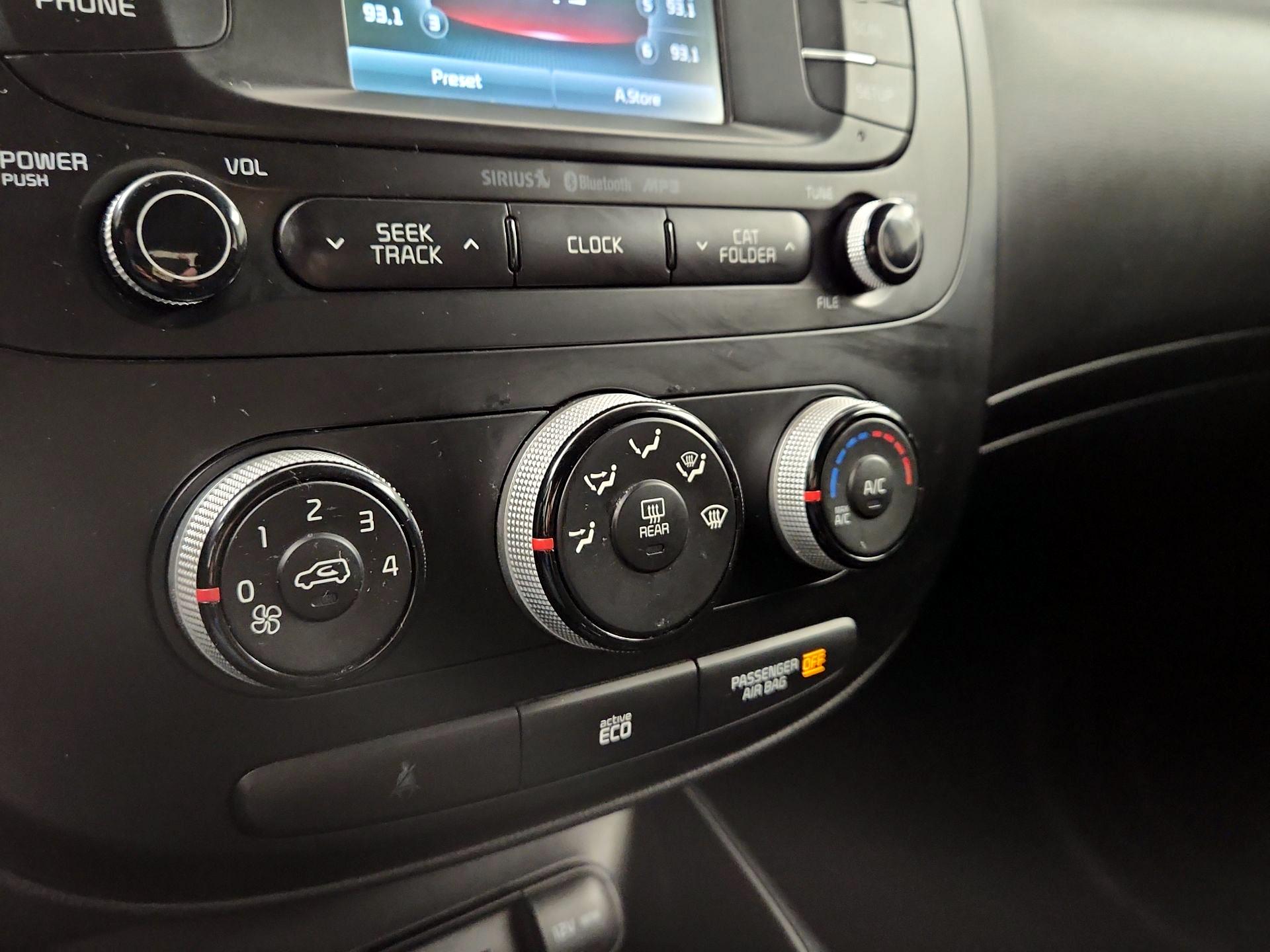 Thumbnail: 2016 Kia Soul - 16