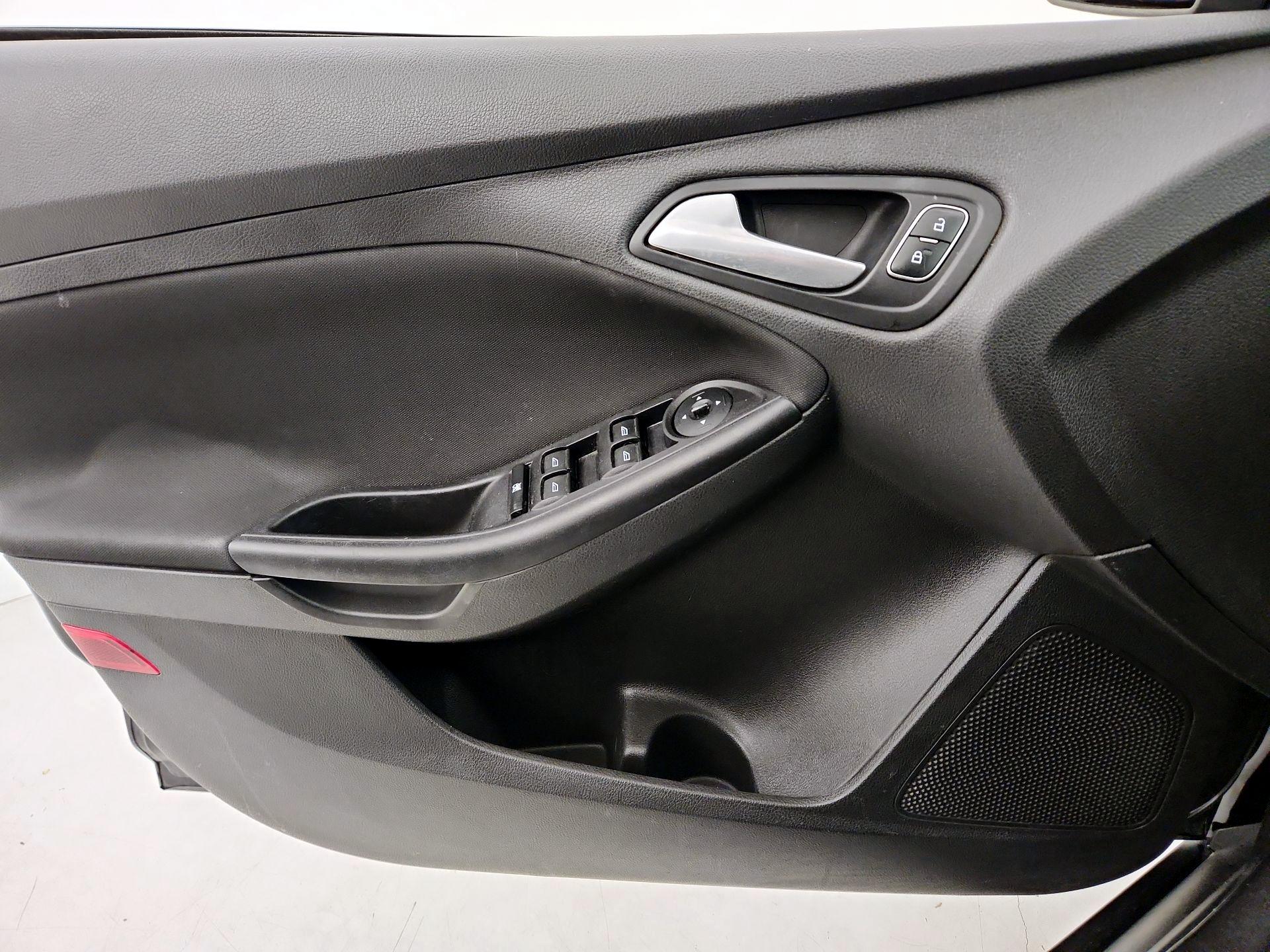 Thumbnail: 2018 Ford Focus - 12