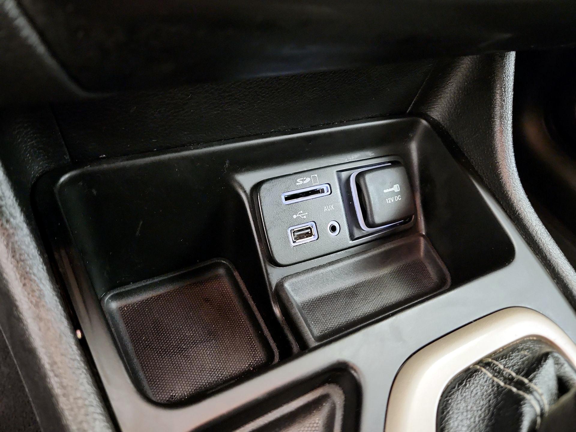 Thumbnail: 2018 Jeep Cherokee - 18