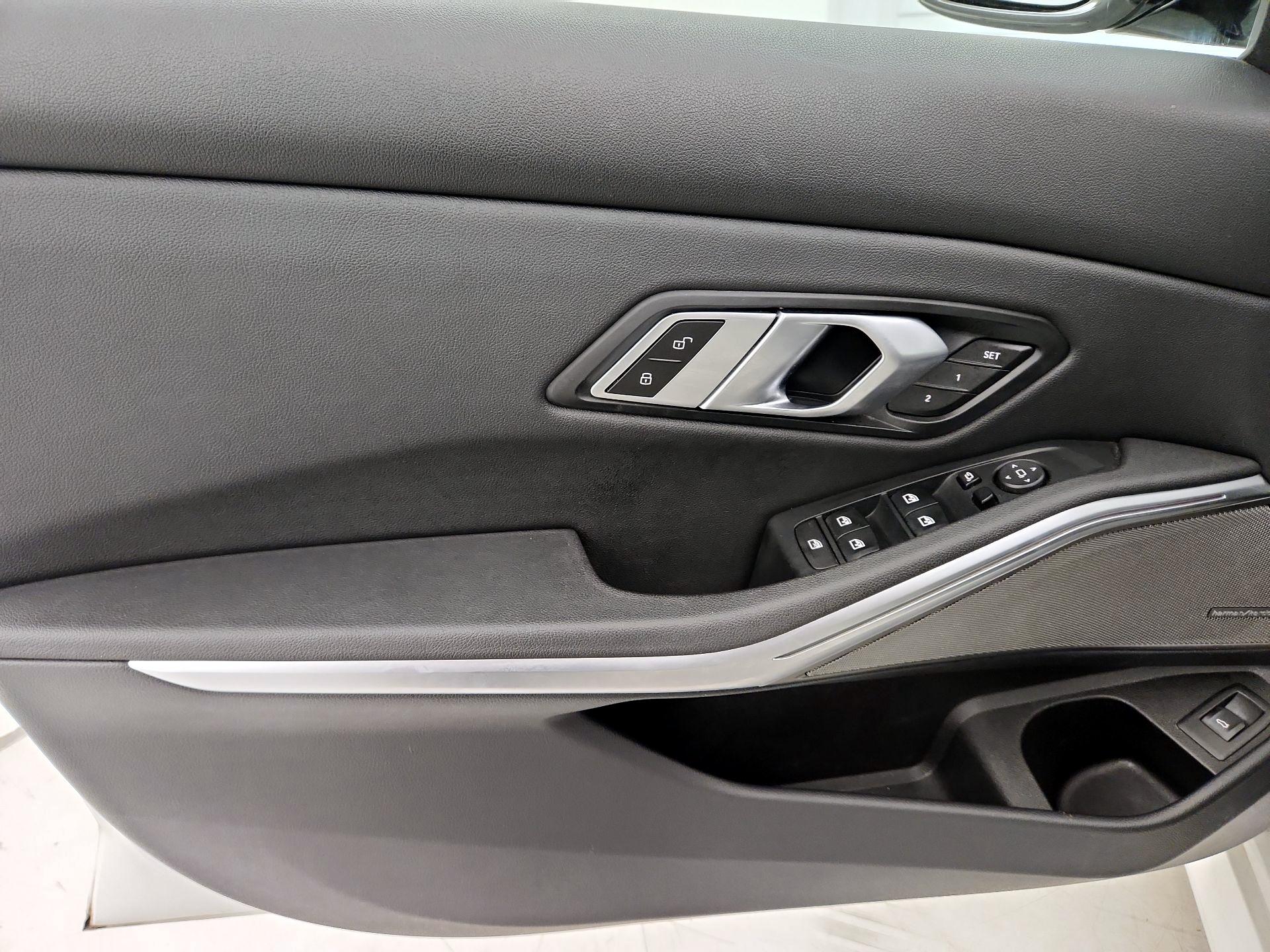 Thumbnail: 2021 BMW 3 Series - 12