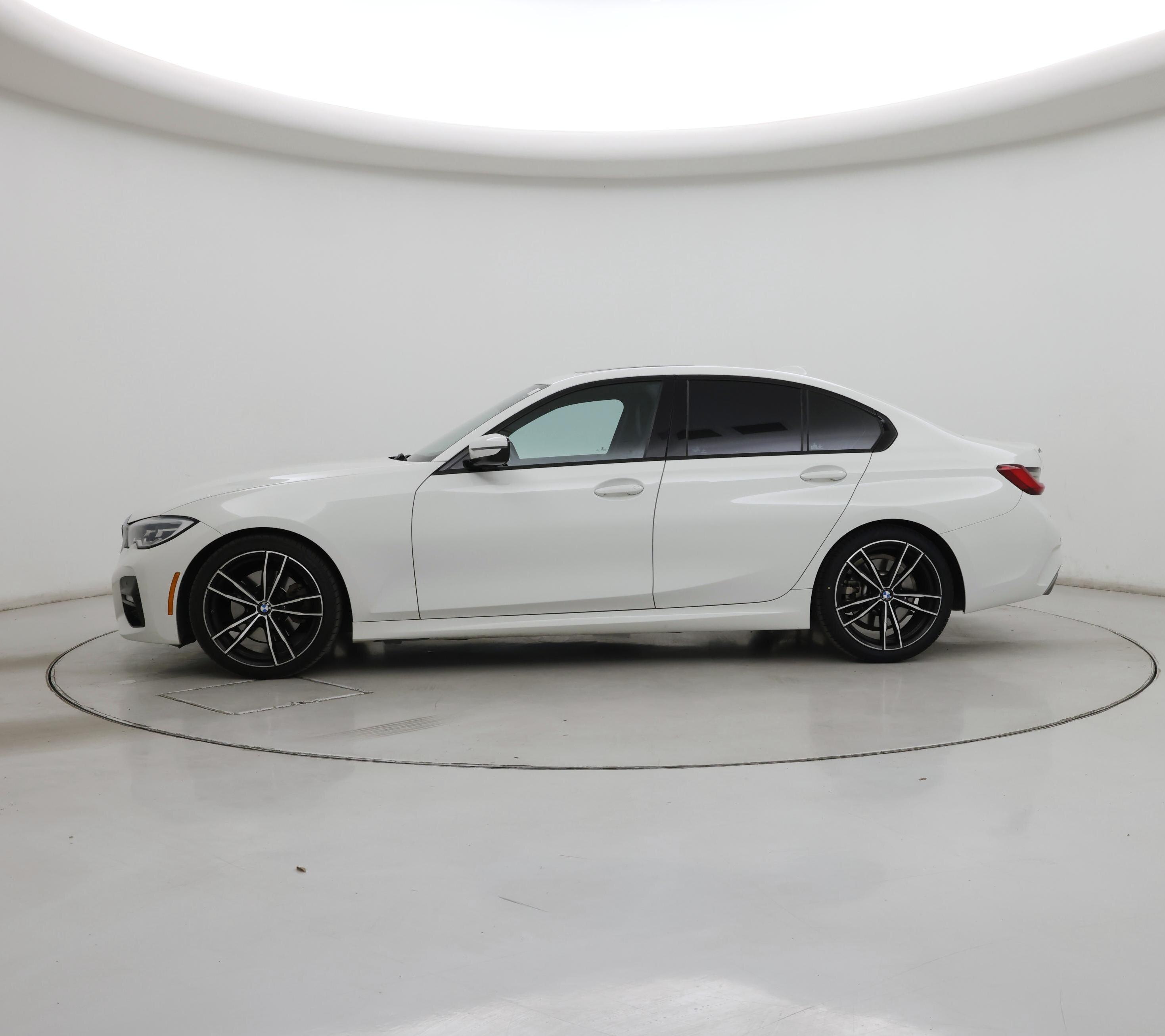 Thumbnail: 2021 BMW 3 Series - 3