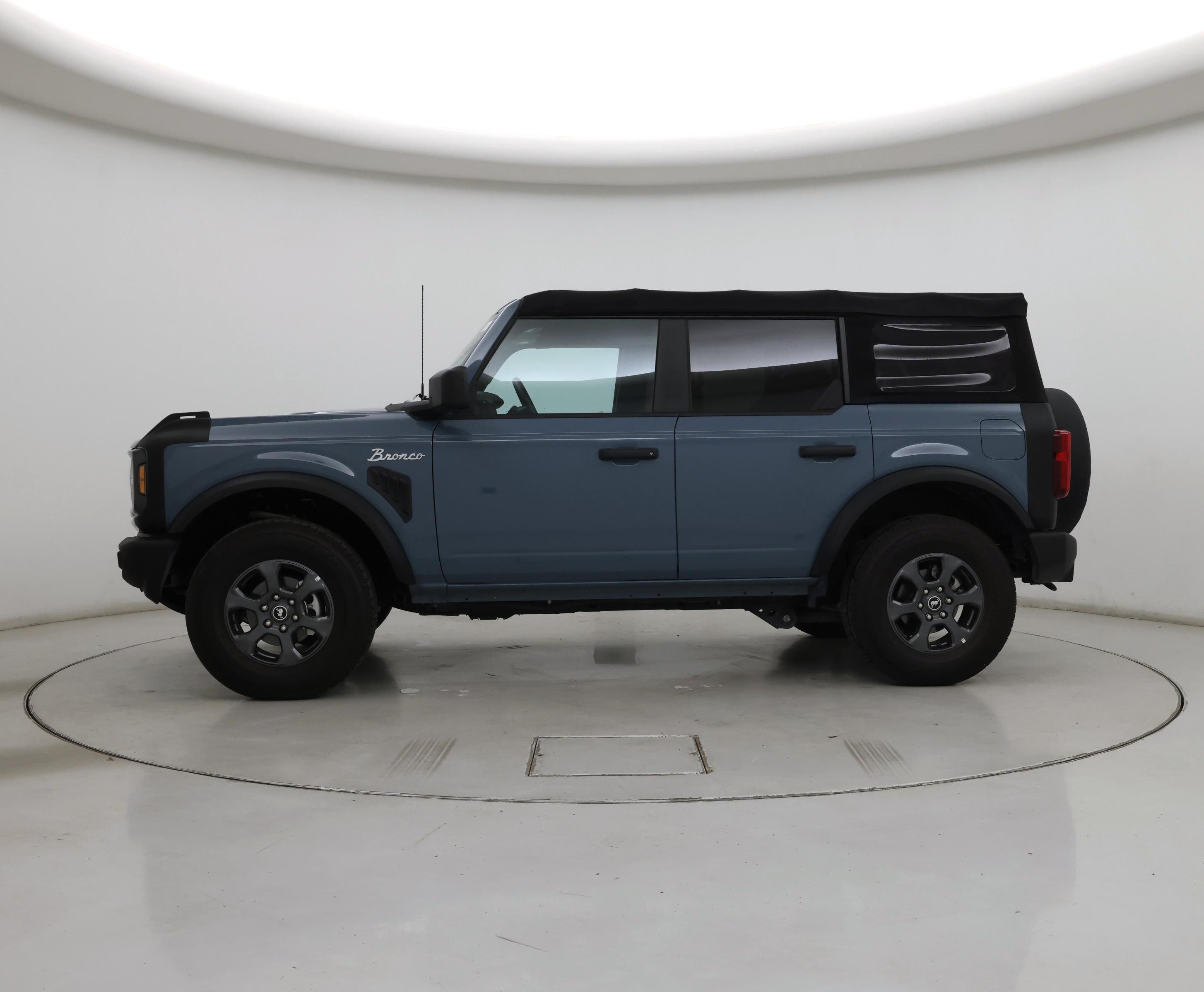 Thumbnail: 2021 Ford Bronco - 3