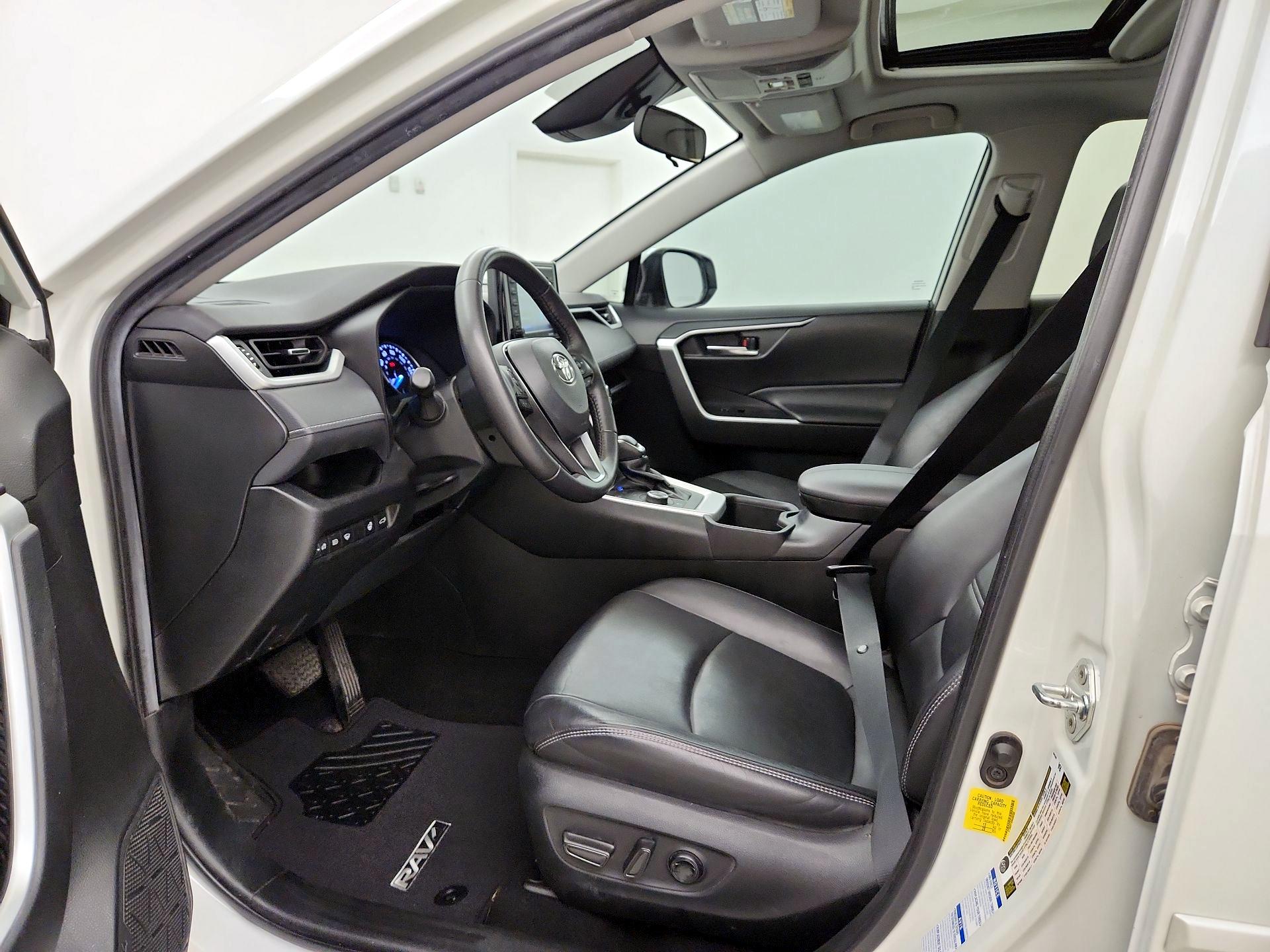 Thumbnail: 2022 Toyota RAV4 - 11