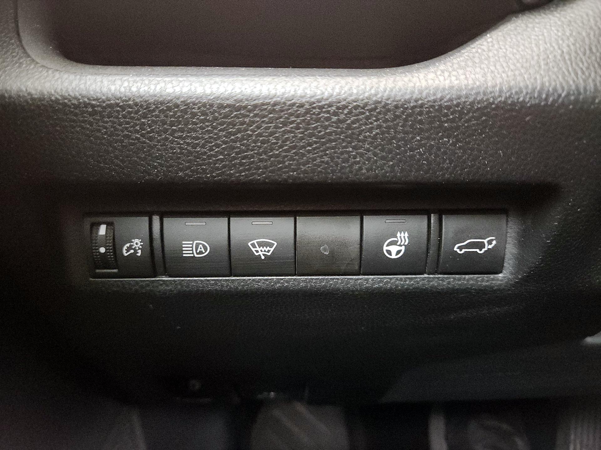 Thumbnail: 2022 Toyota RAV4 - 13