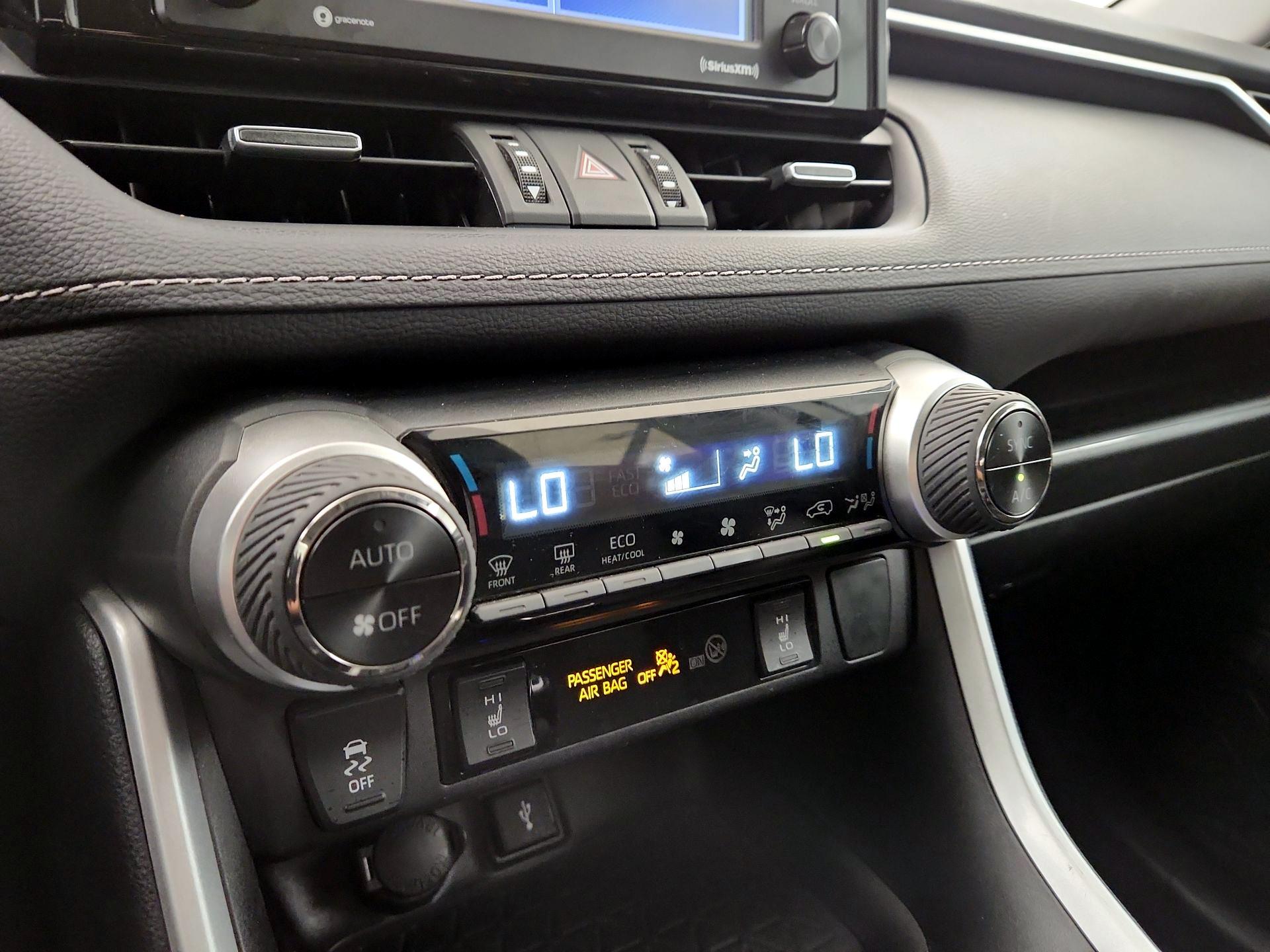 Thumbnail: 2022 Toyota RAV4 - 16