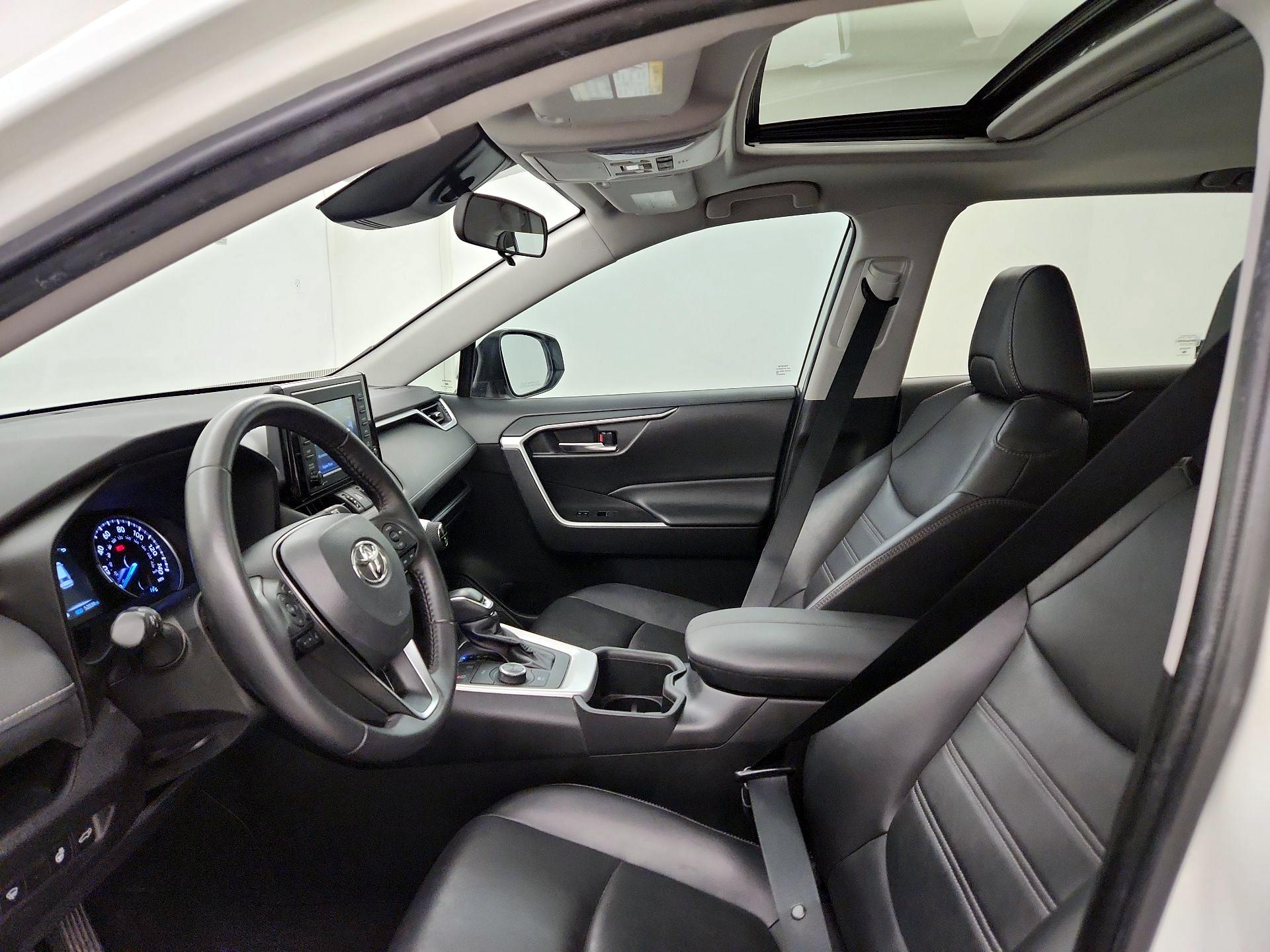 Thumbnail: 2022 Toyota RAV4 - 19