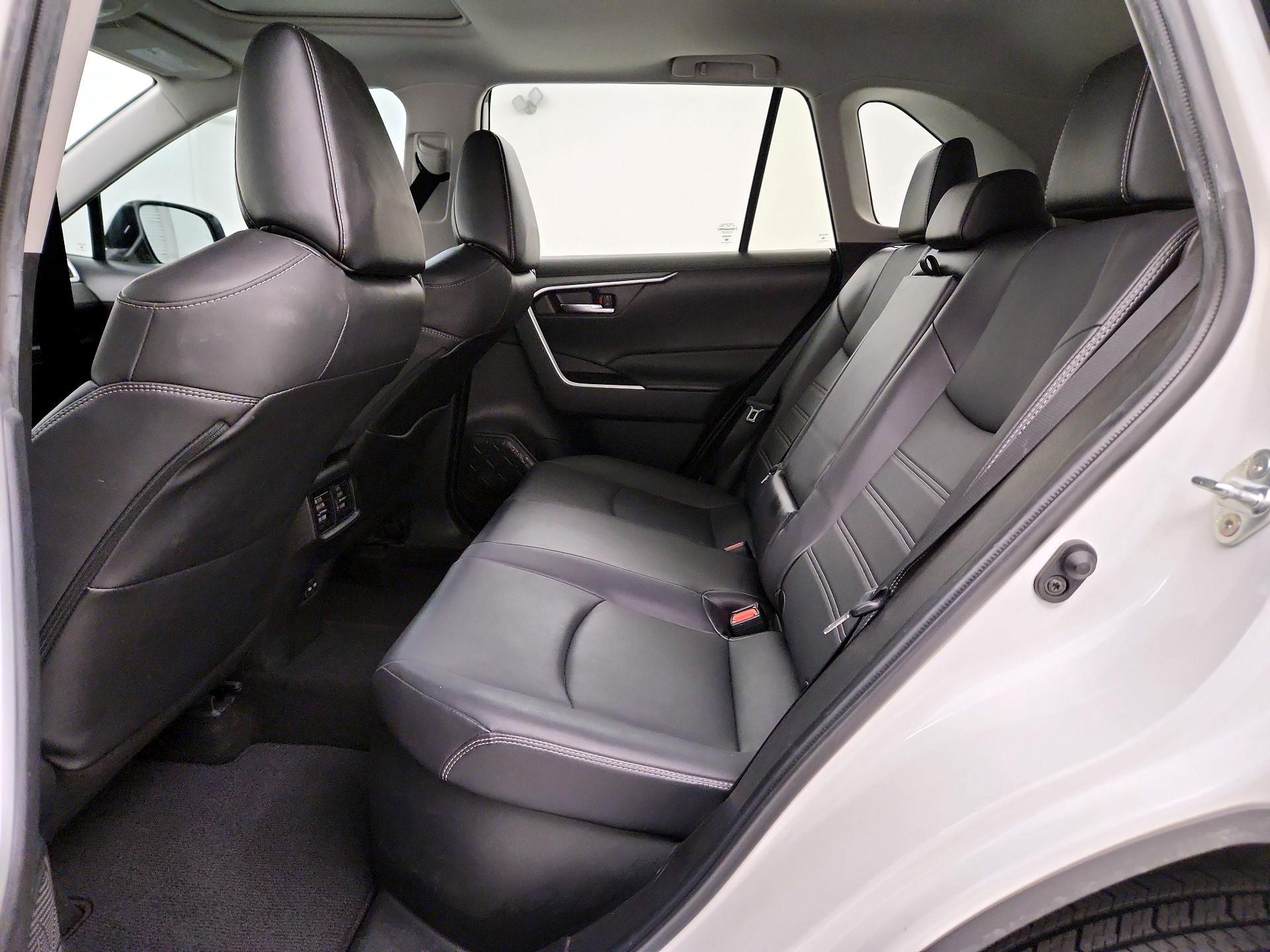 Thumbnail: 2022 Toyota RAV4 - 20