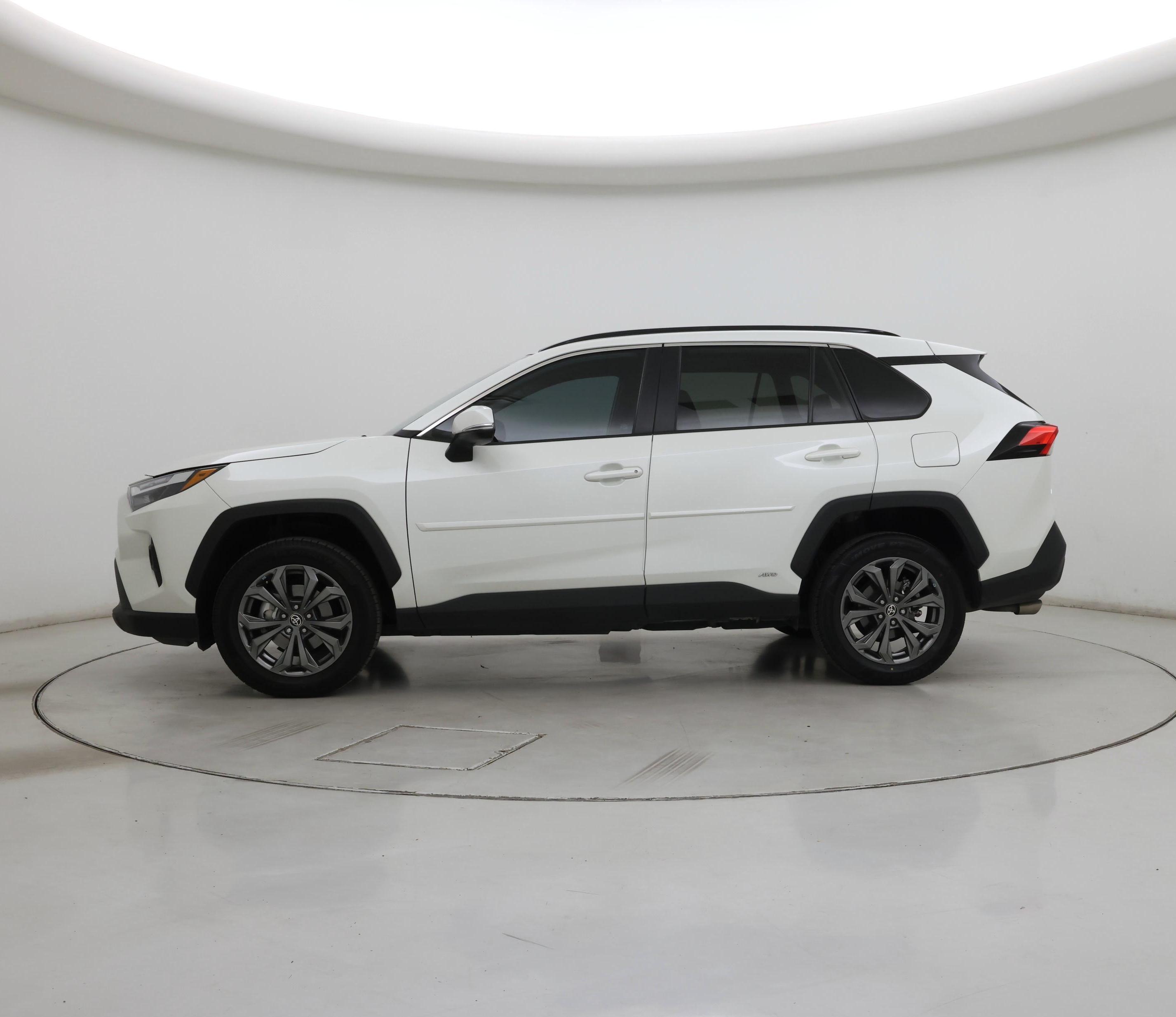 Thumbnail: 2022 Toyota RAV4 - 3