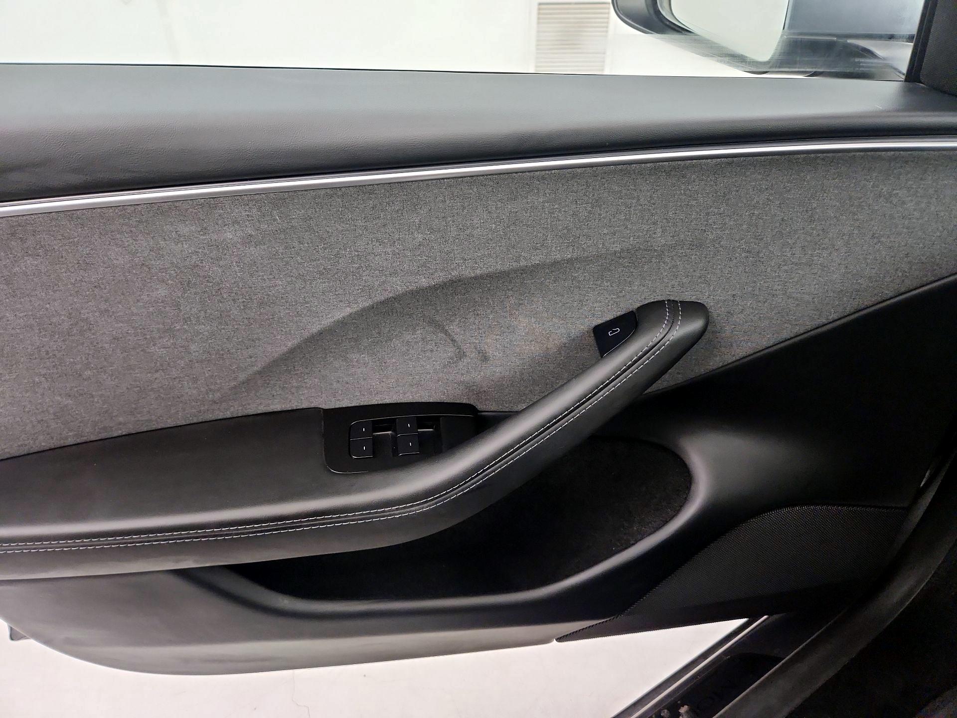 Thumbnail: 2025 Tesla Model 3 - 12