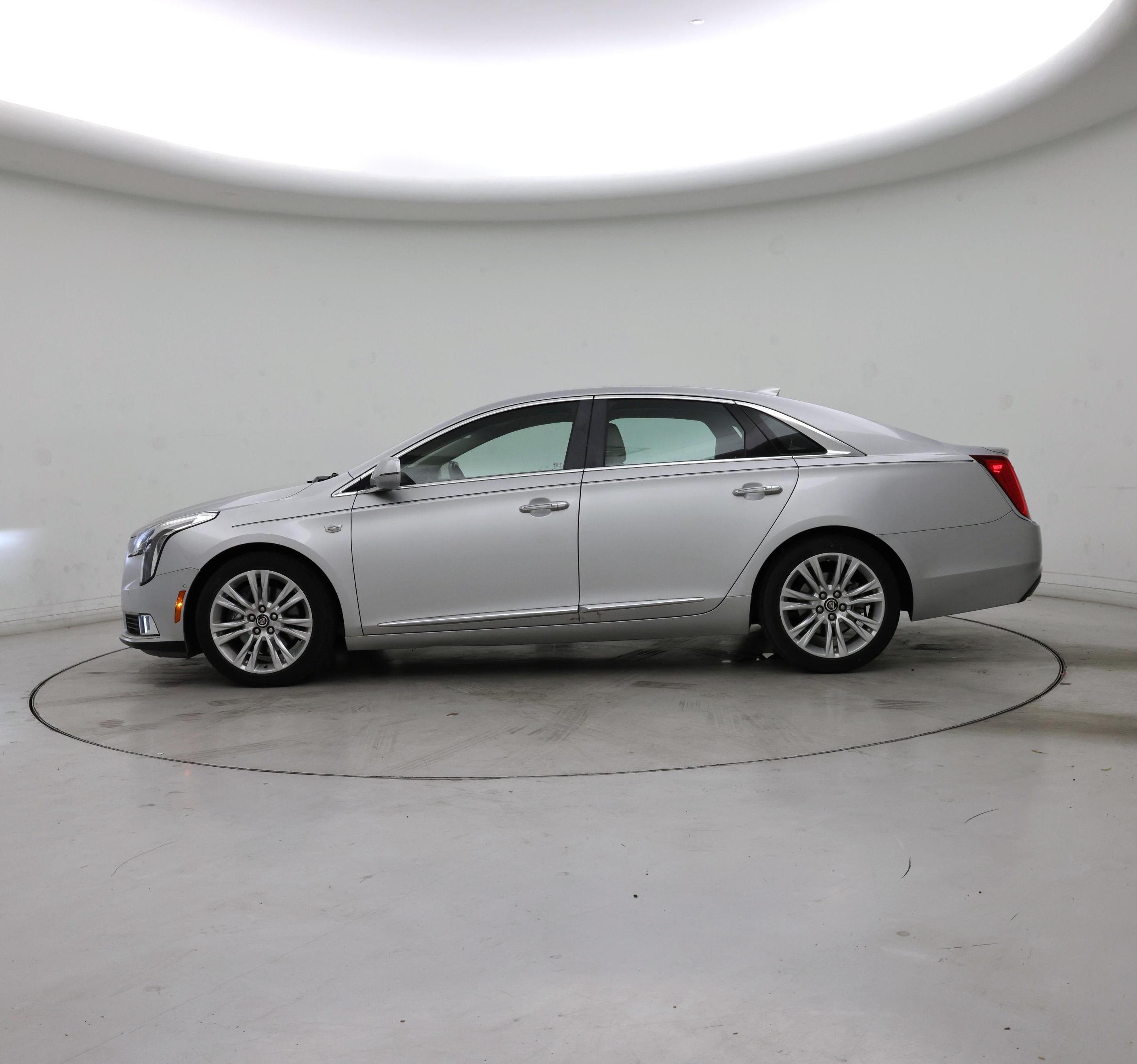 Thumbnail: 2018 Cadillac XTS - 3