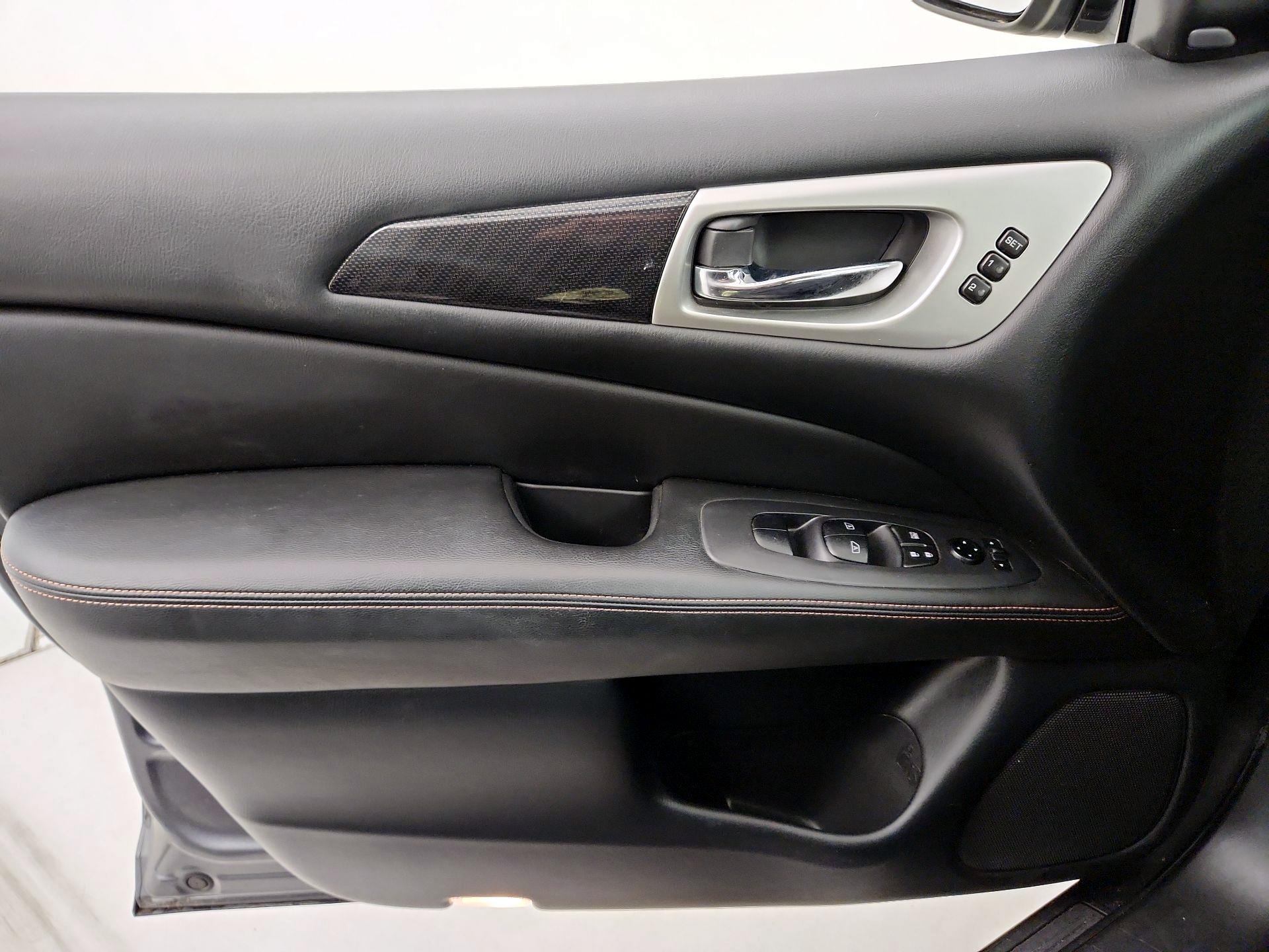 Thumbnail: 2020 Nissan Pathfinder - 12