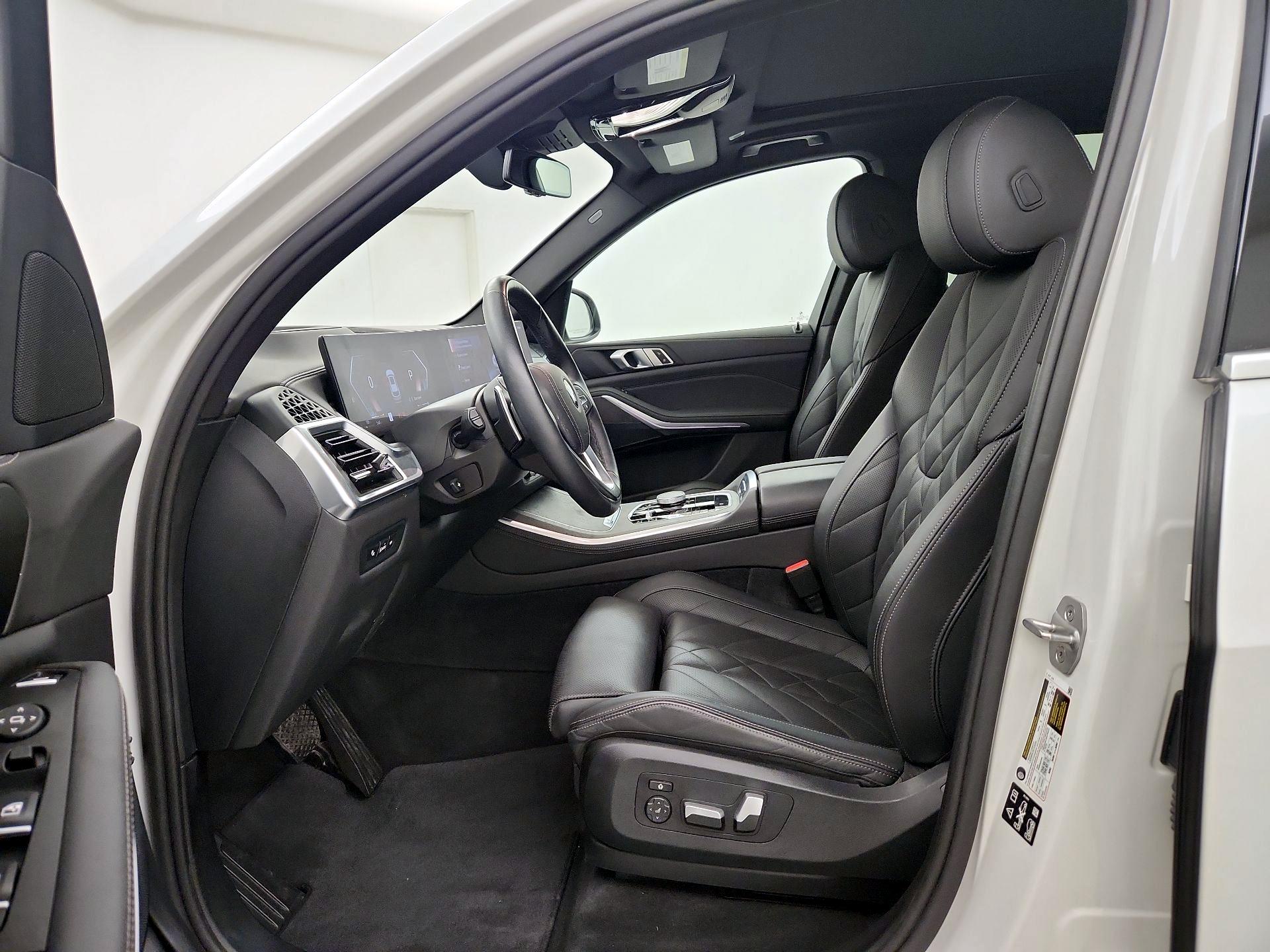 Thumbnail: 2024 BMW X5 - 11