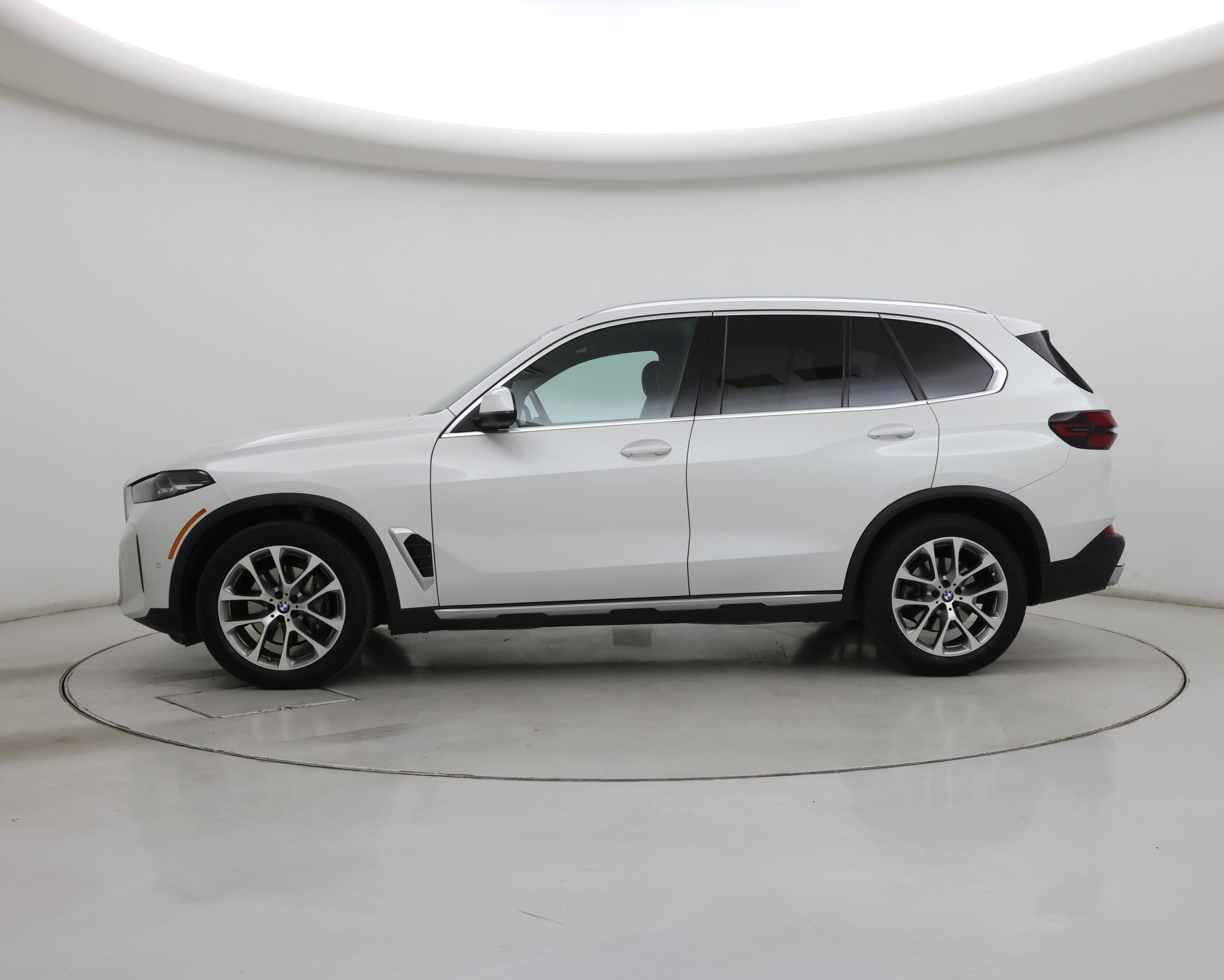 Thumbnail: 2024 BMW X5 - 3