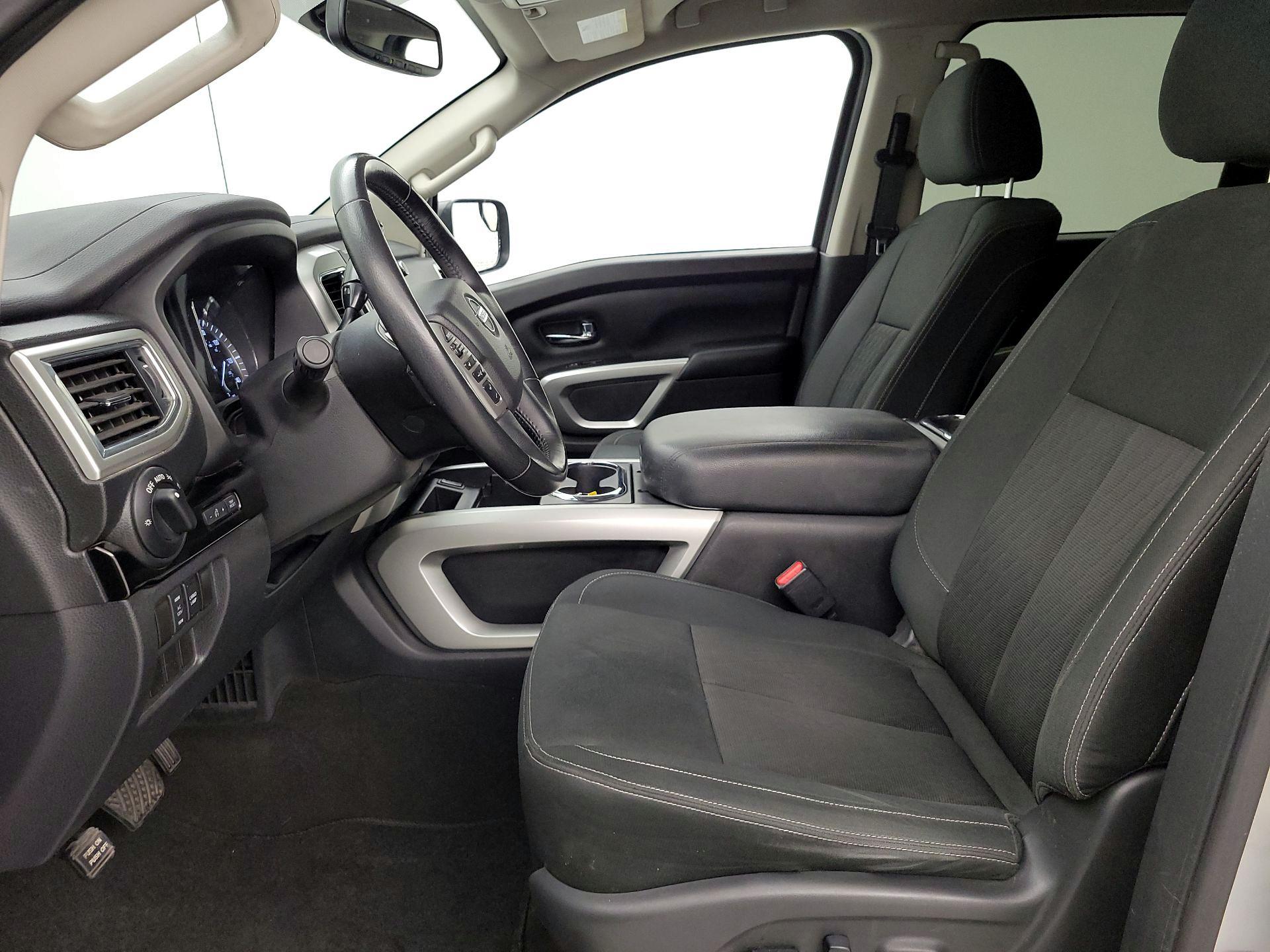 Thumbnail: 2019 Nissan Titan - 11