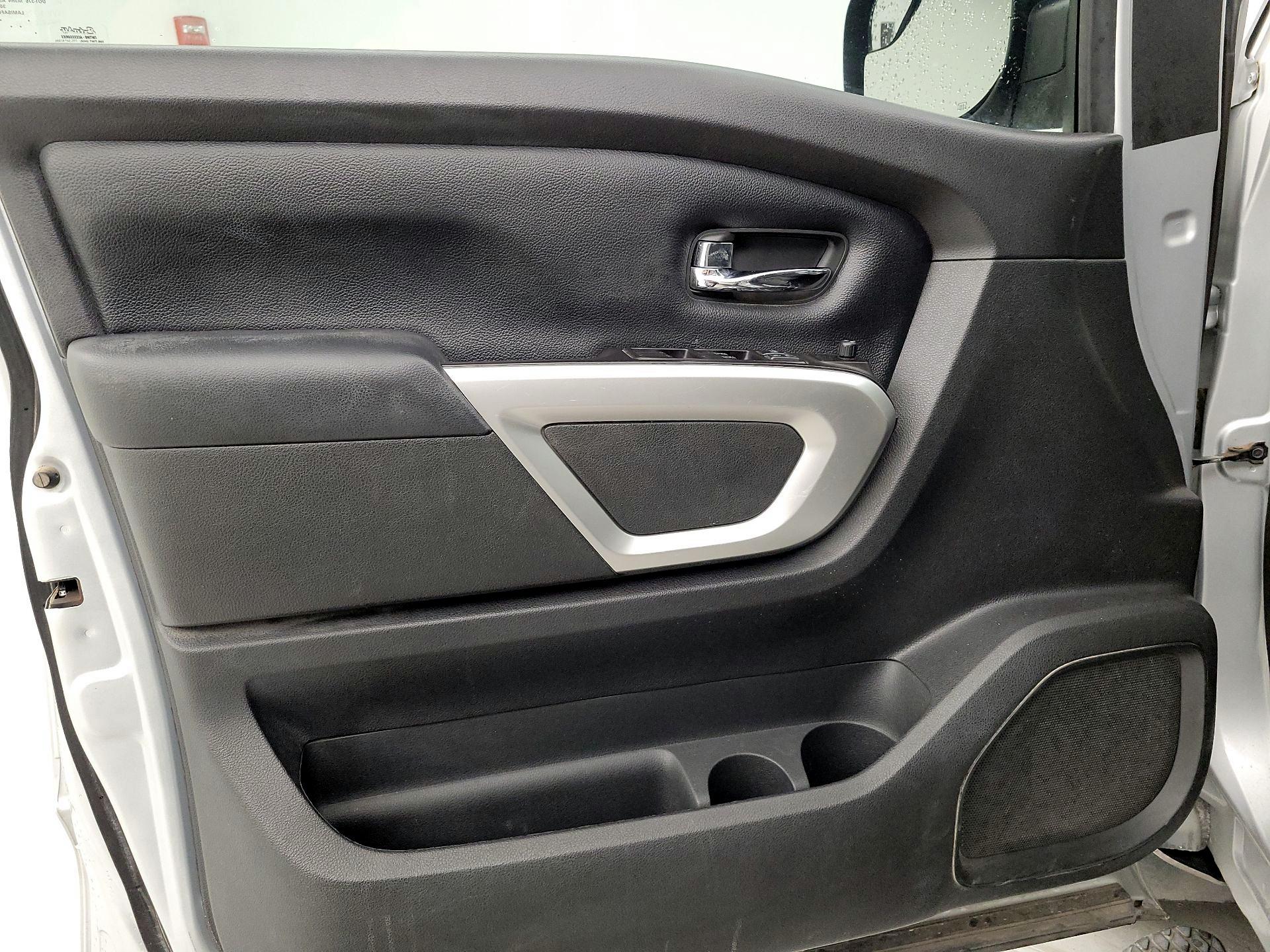 Thumbnail: 2019 Nissan Titan - 12