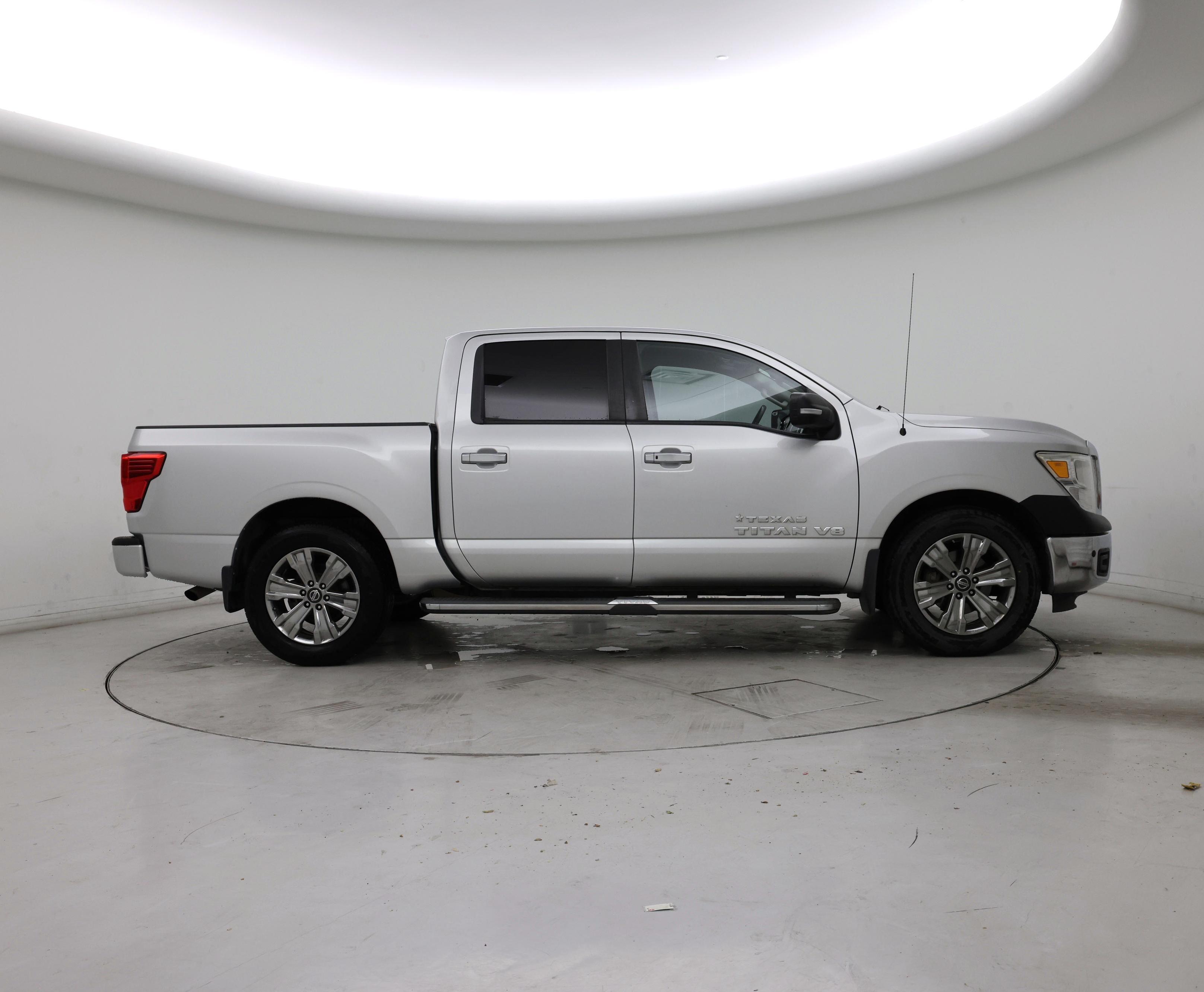 Thumbnail: 2019 Nissan Titan - 7