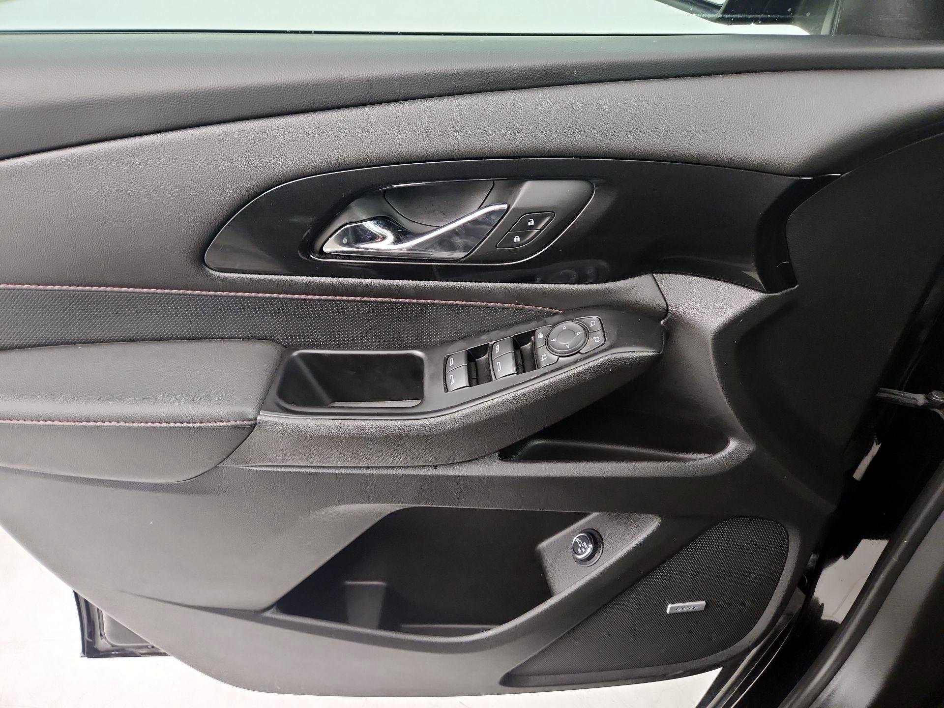 Thumbnail: 2023 Chevrolet Traverse - 12