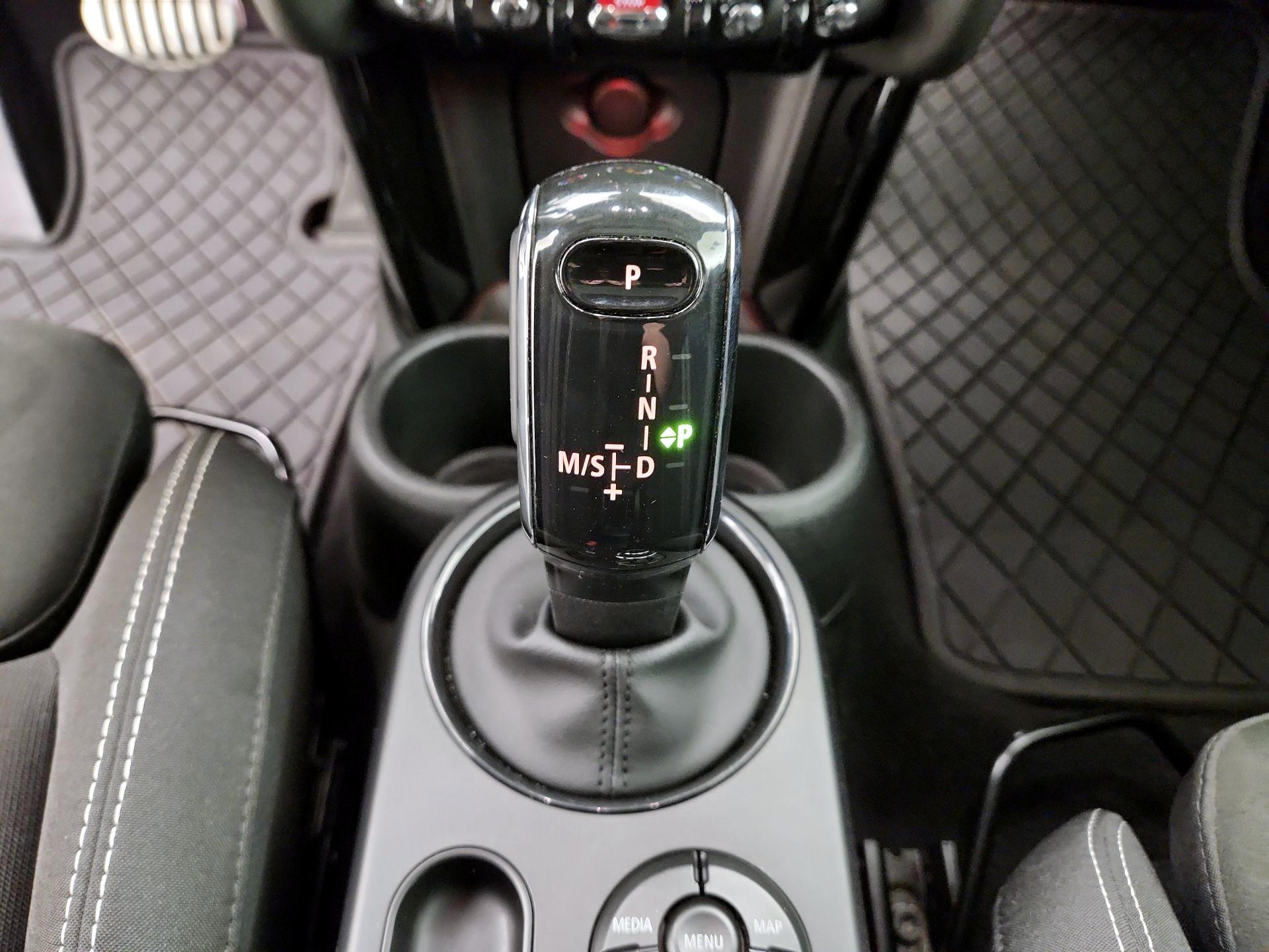 Thumbnail: 2023 MINI Cooper Hardtop - 17