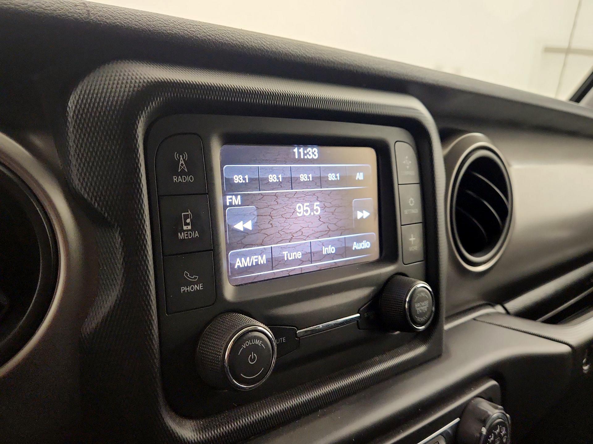 Thumbnail: 2020 Jeep Wrangler - 15