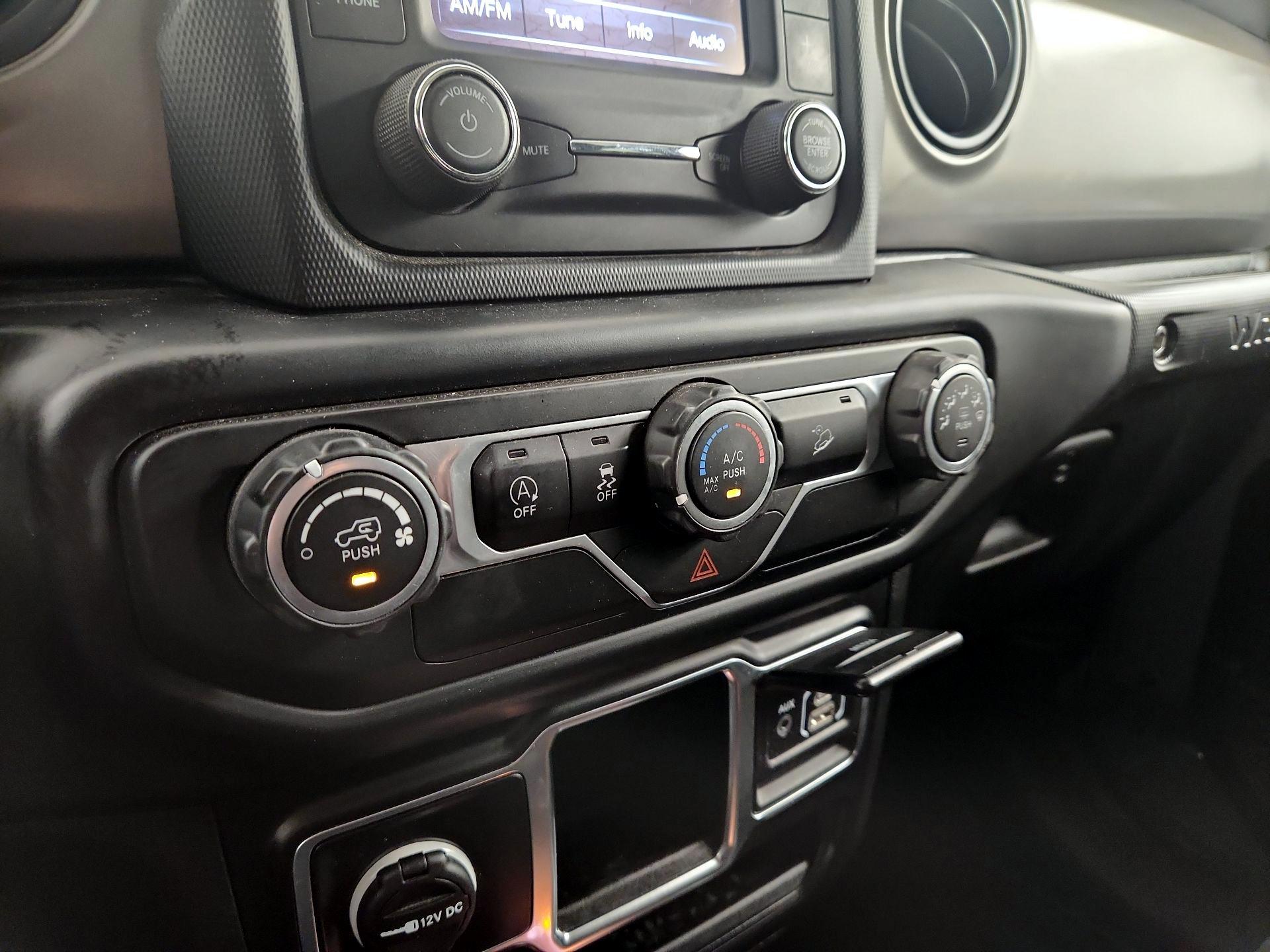 Thumbnail: 2020 Jeep Wrangler - 16