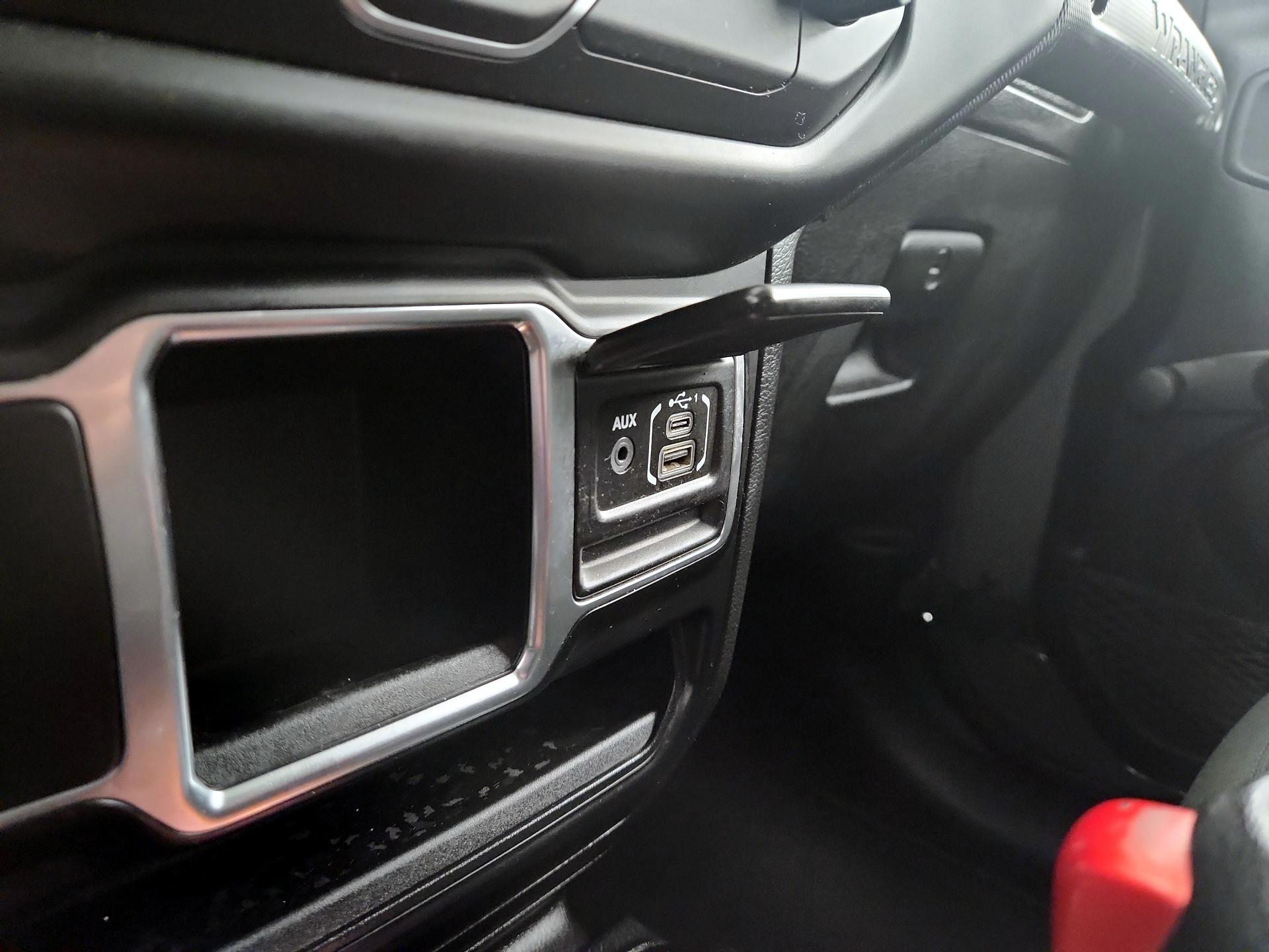 Thumbnail: 2020 Jeep Wrangler - 18