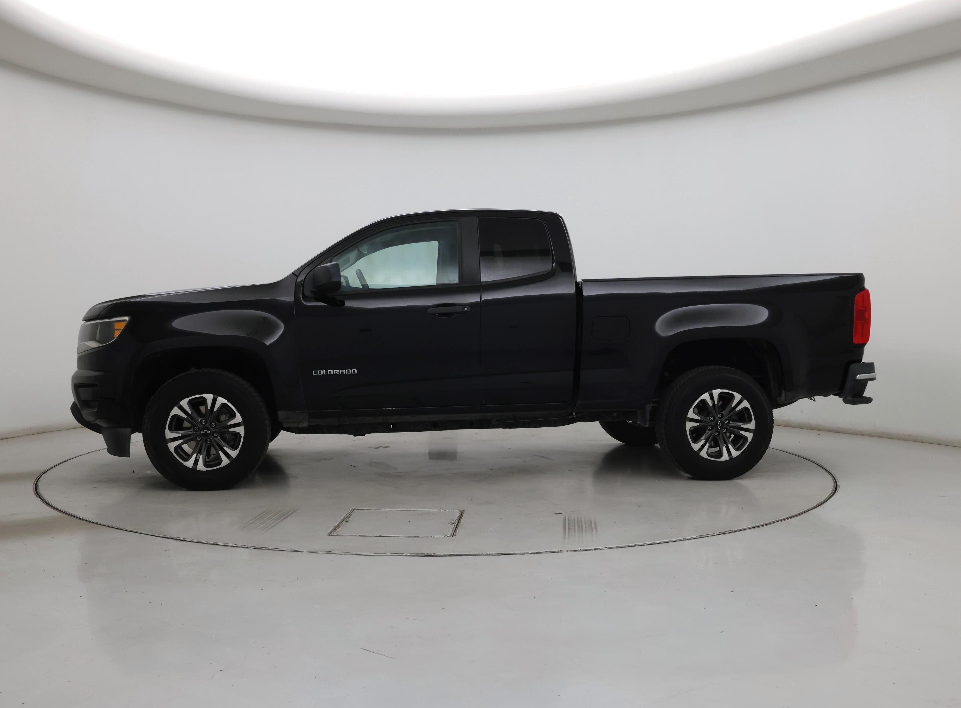 Thumbnail: 2019 Chevrolet Colorado - 3