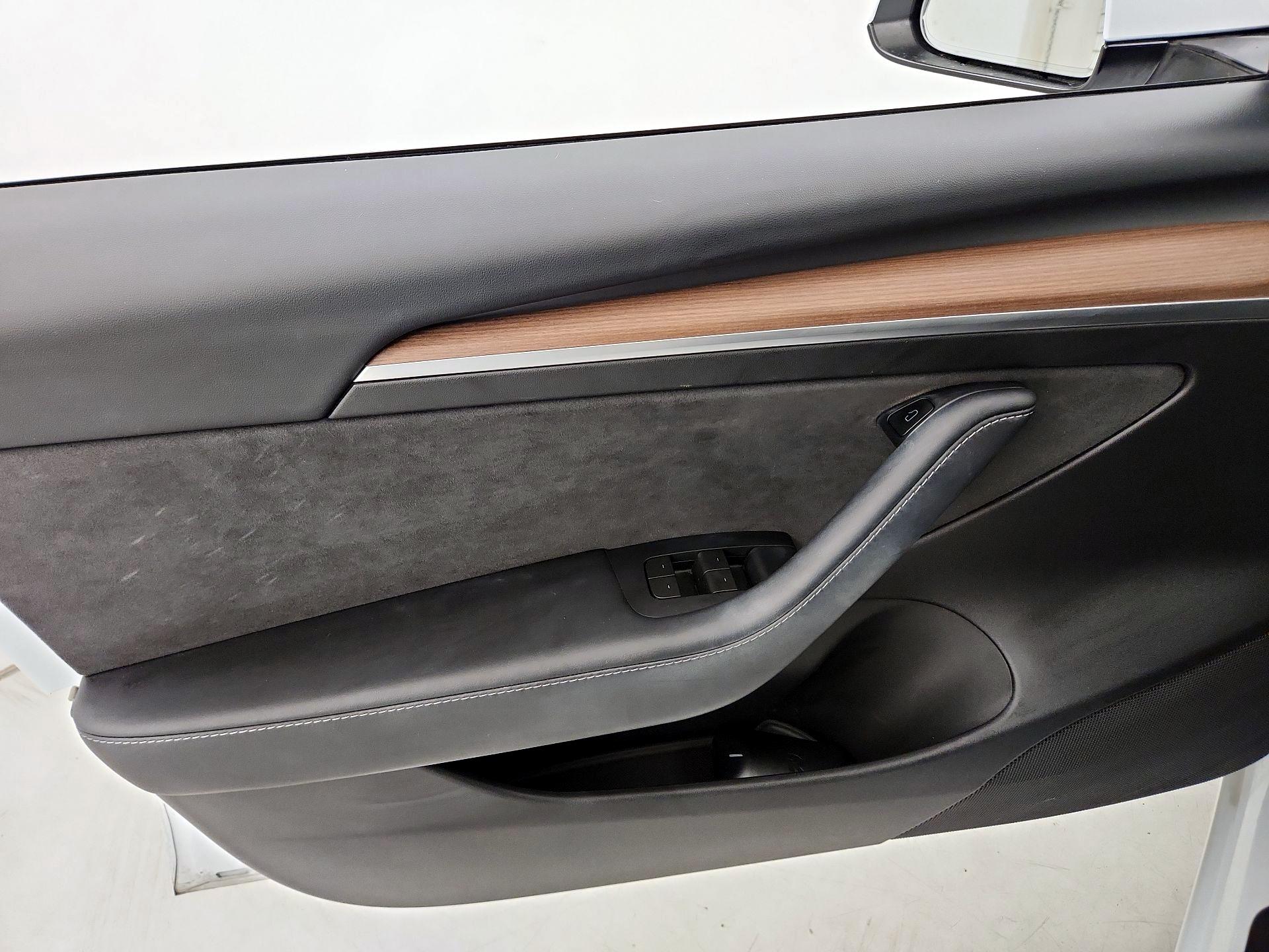 Thumbnail: 2023 Tesla Model 3 - 12