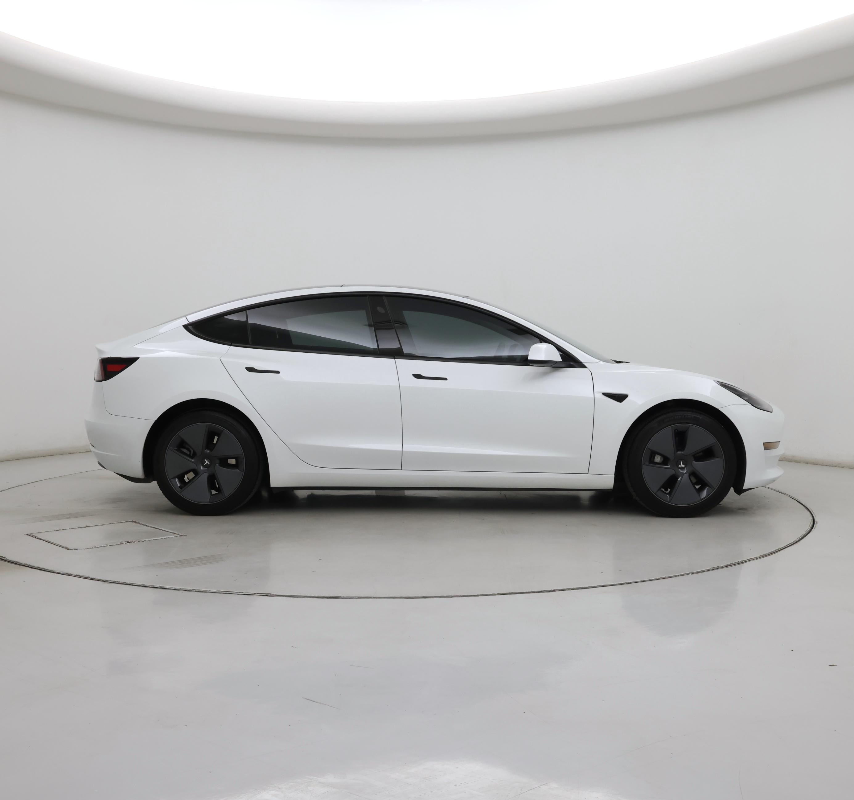 Thumbnail: 2023 Tesla Model 3 - 7