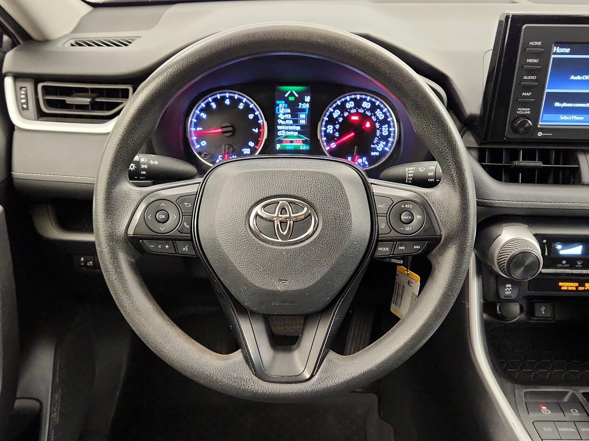 Thumbnail: 2021 Toyota RAV4 - 10