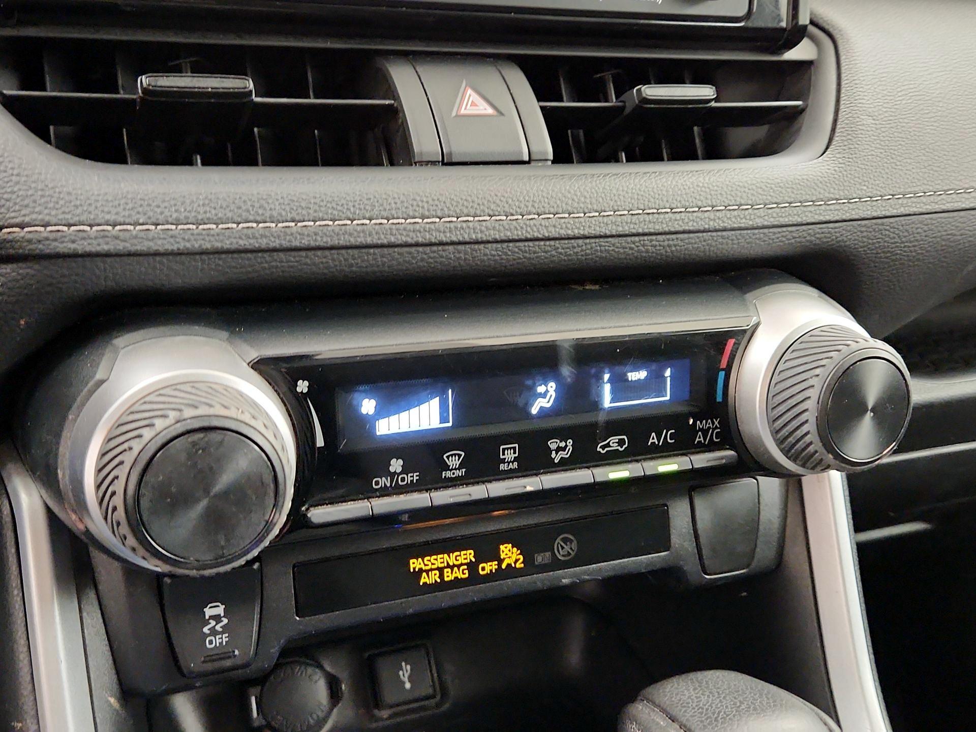 Thumbnail: 2021 Toyota RAV4 - 16