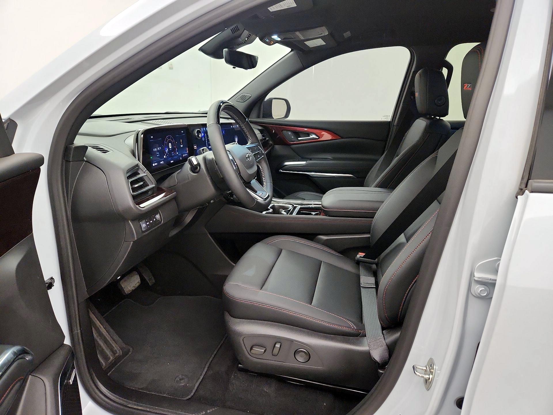 Thumbnail: 2026 Chevrolet Traverse - 11
