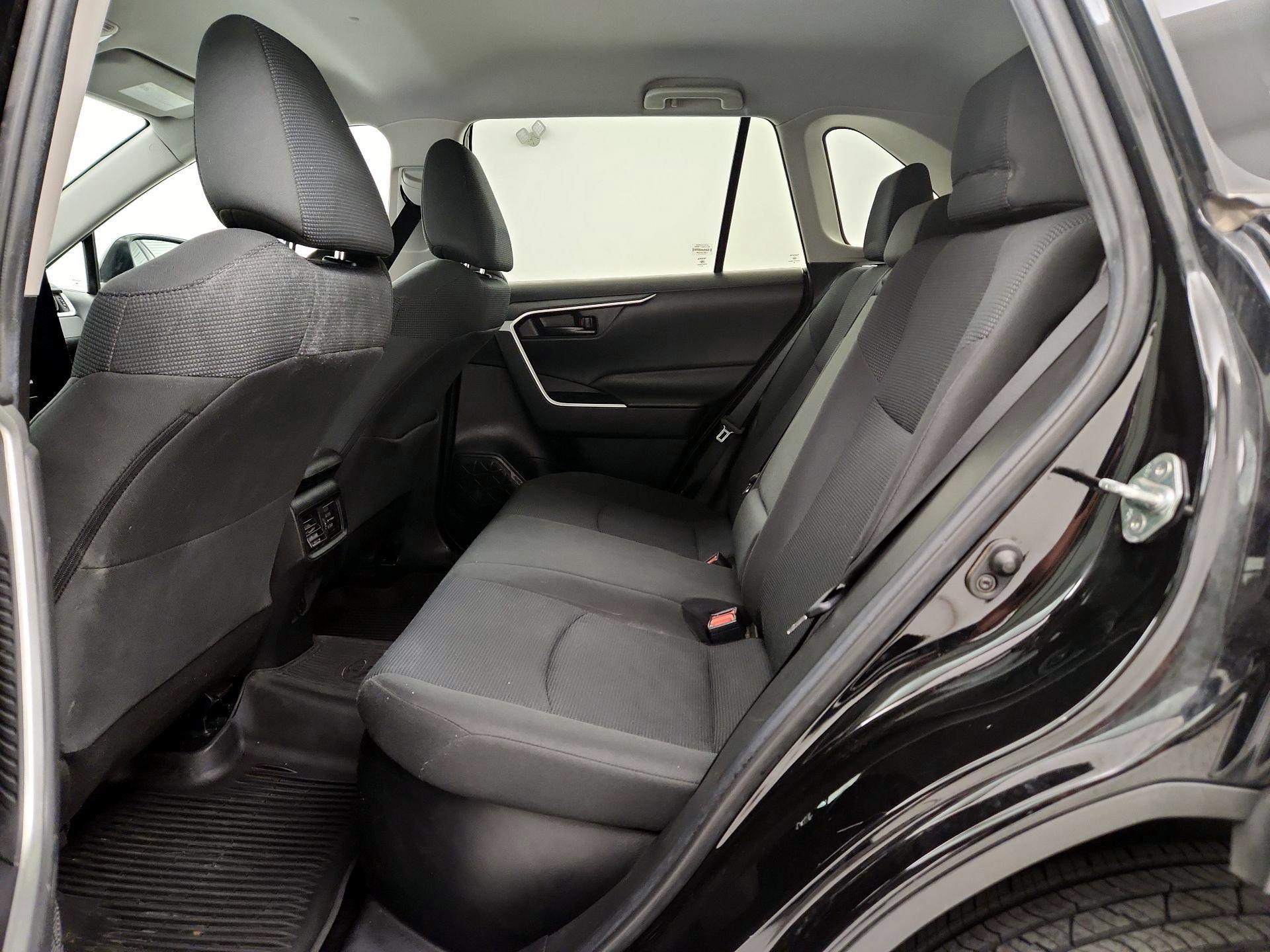 Thumbnail: 2020 Toyota RAV4 - 19