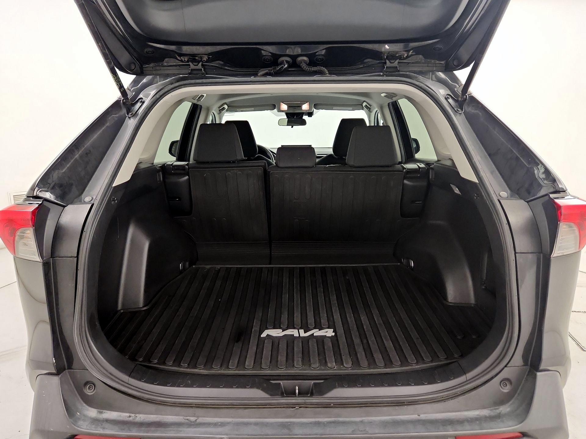 Thumbnail: 2020 Toyota RAV4 - 20