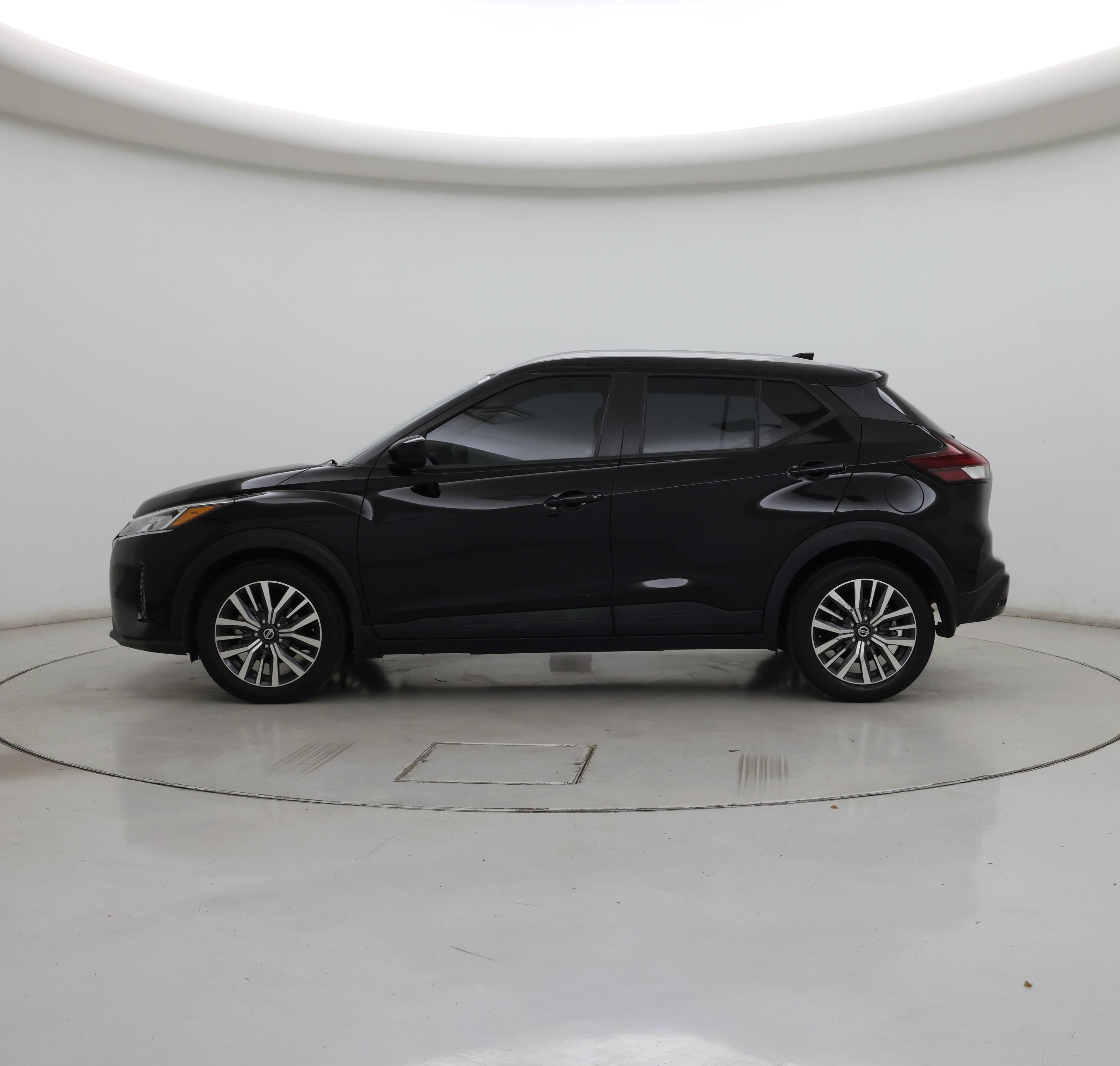 Thumbnail: 2021 Nissan Kicks - 3