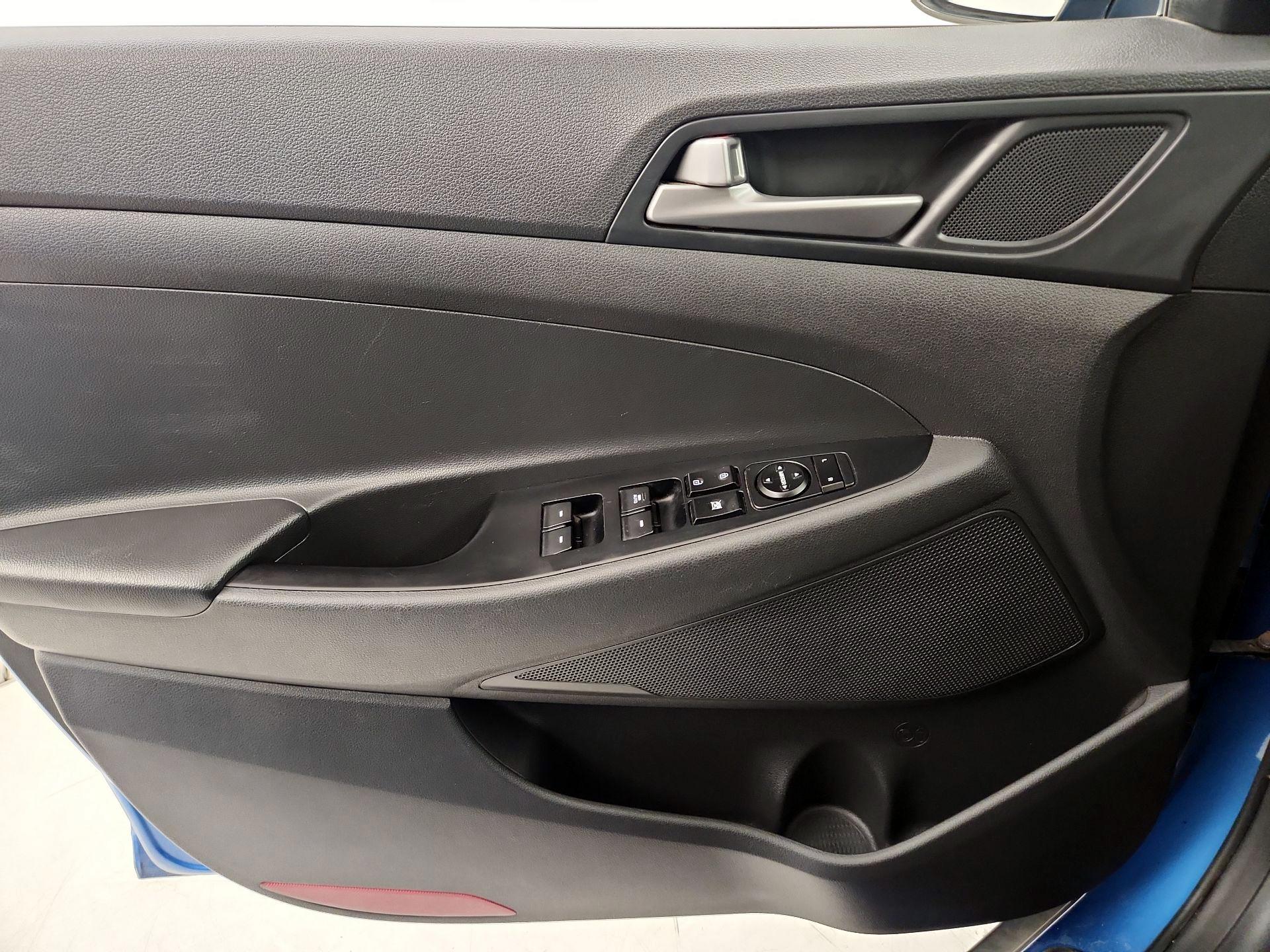 Thumbnail: 2018 Hyundai Tucson - 12