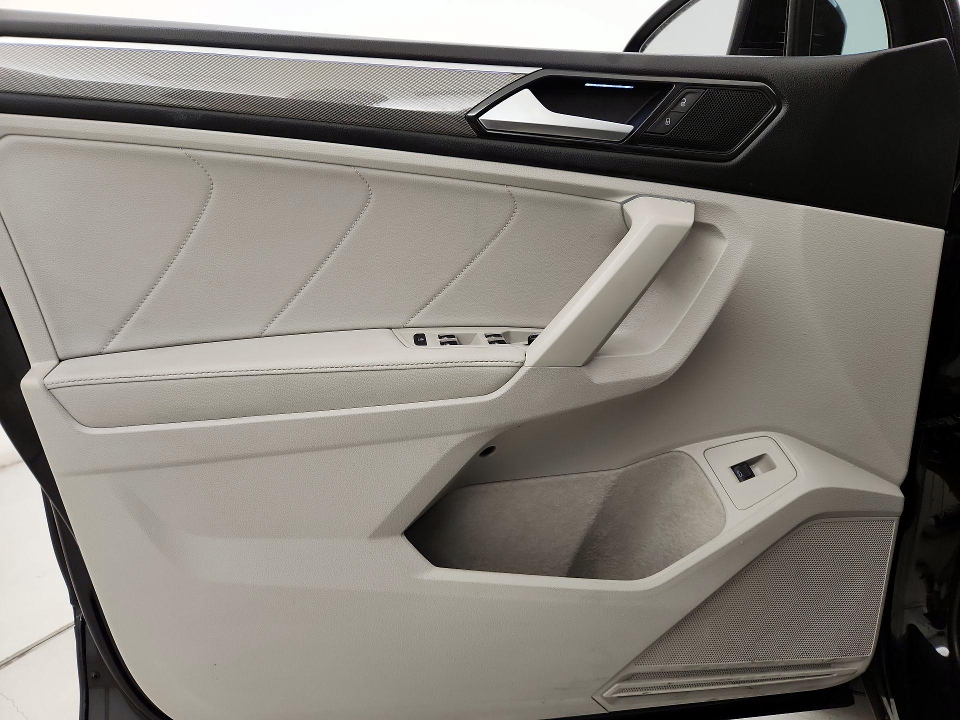 Thumbnail: 2022 Volkswagen Tiguan - 12