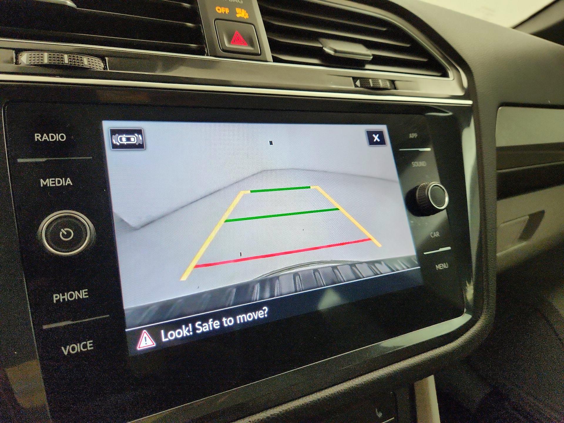 Thumbnail: 2022 Volkswagen Tiguan - 14