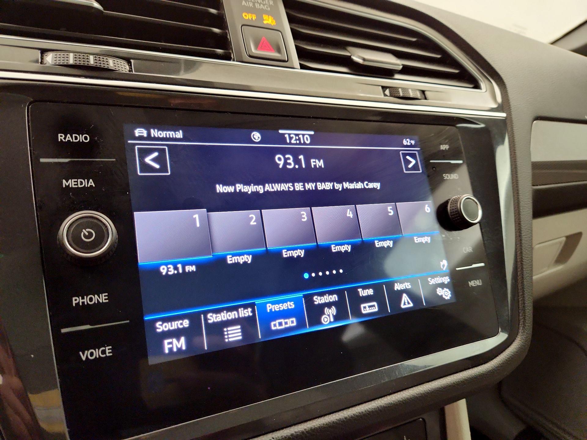 Thumbnail: 2022 Volkswagen Tiguan - 15