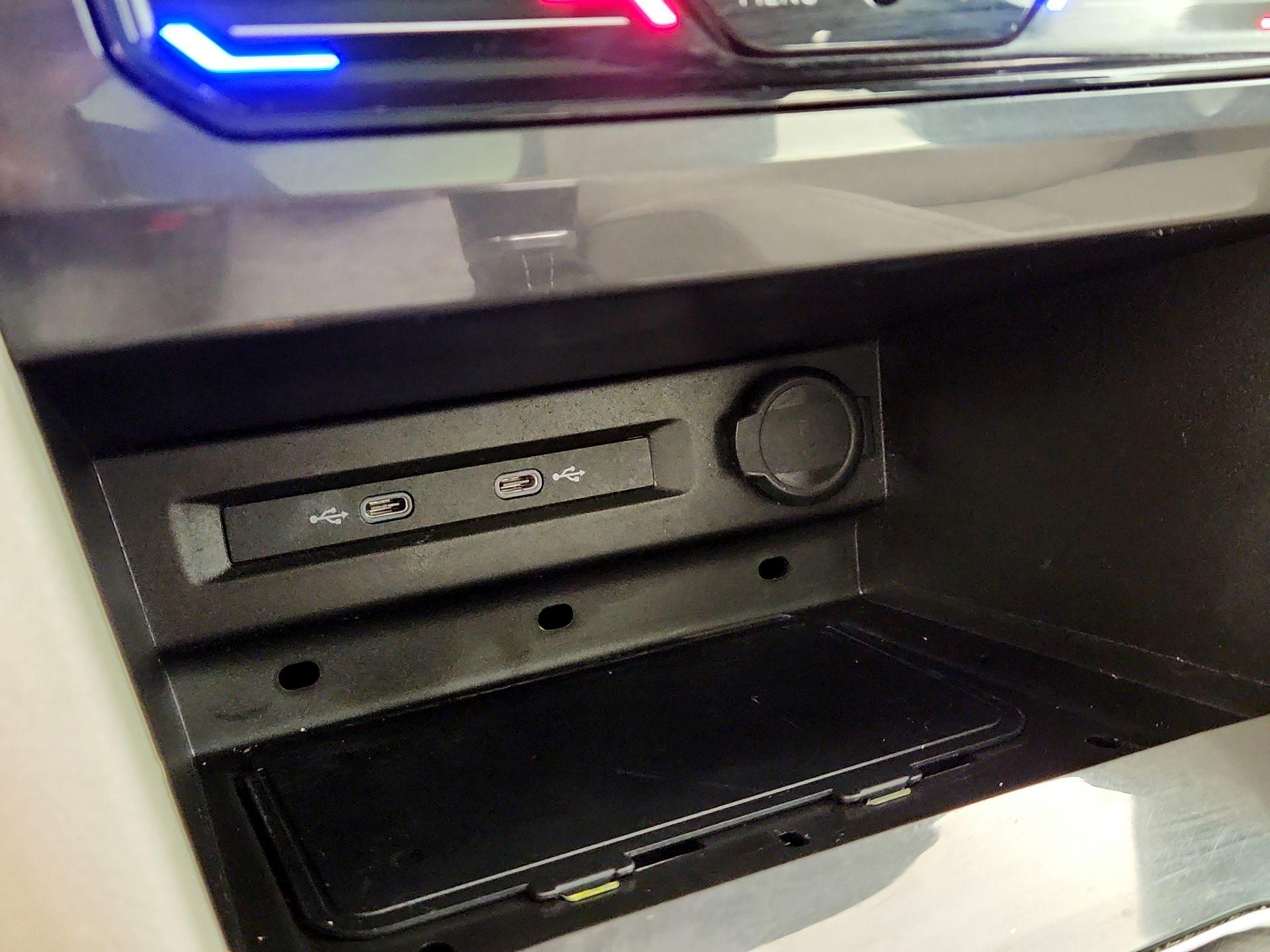 Thumbnail: 2022 Volkswagen Tiguan - 18