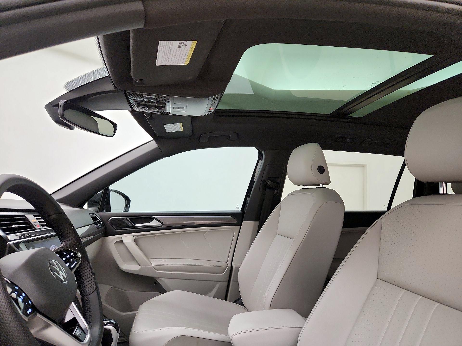 Thumbnail: 2022 Volkswagen Tiguan - 19