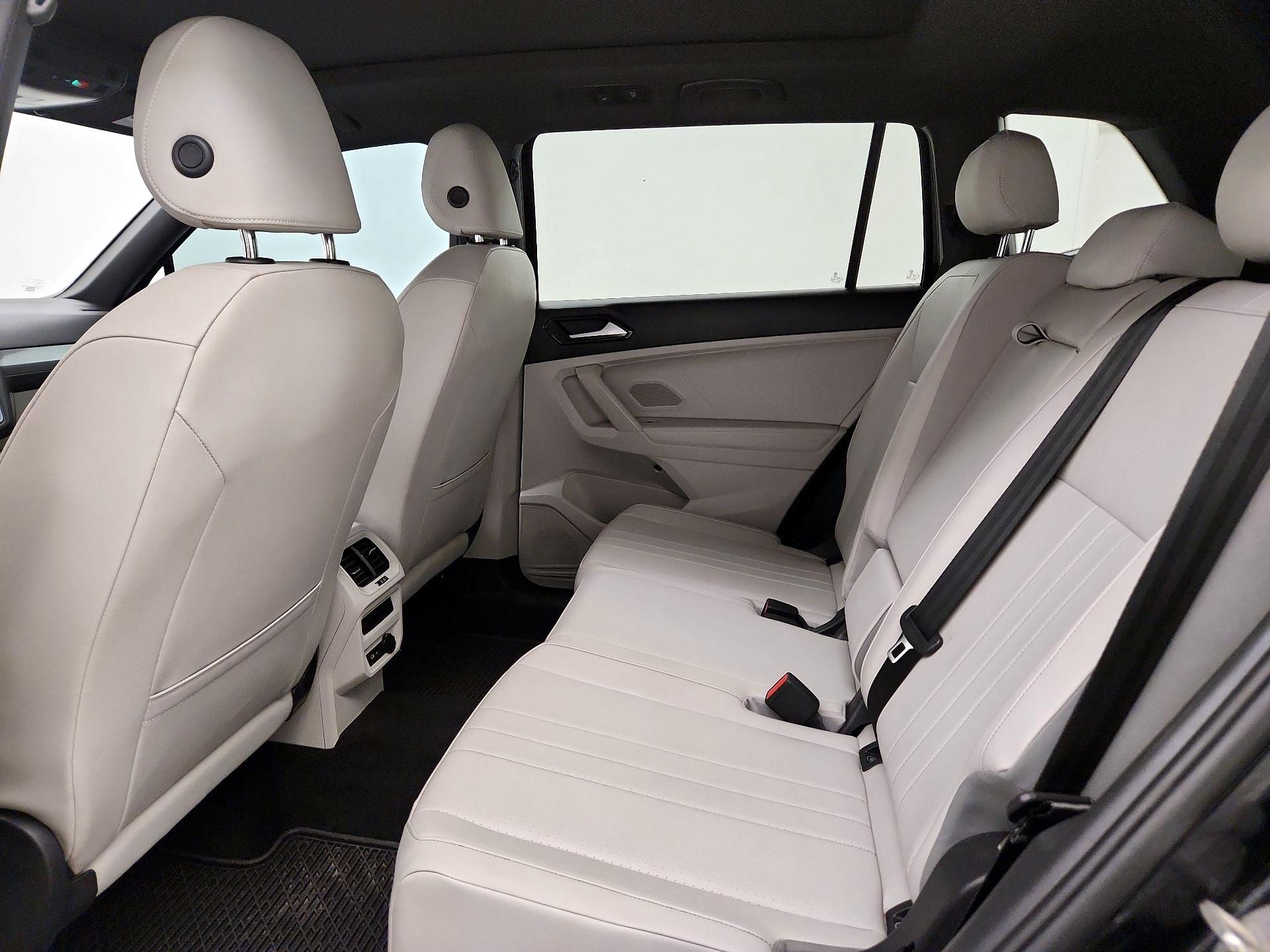 Thumbnail: 2022 Volkswagen Tiguan - 20