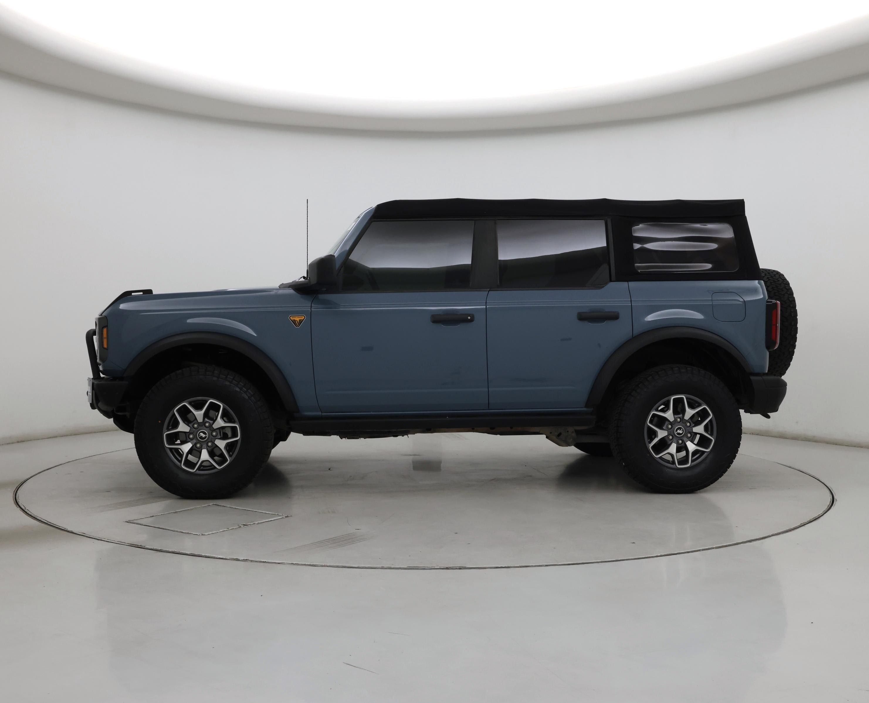 Thumbnail: 2023 Ford Bronco - 3