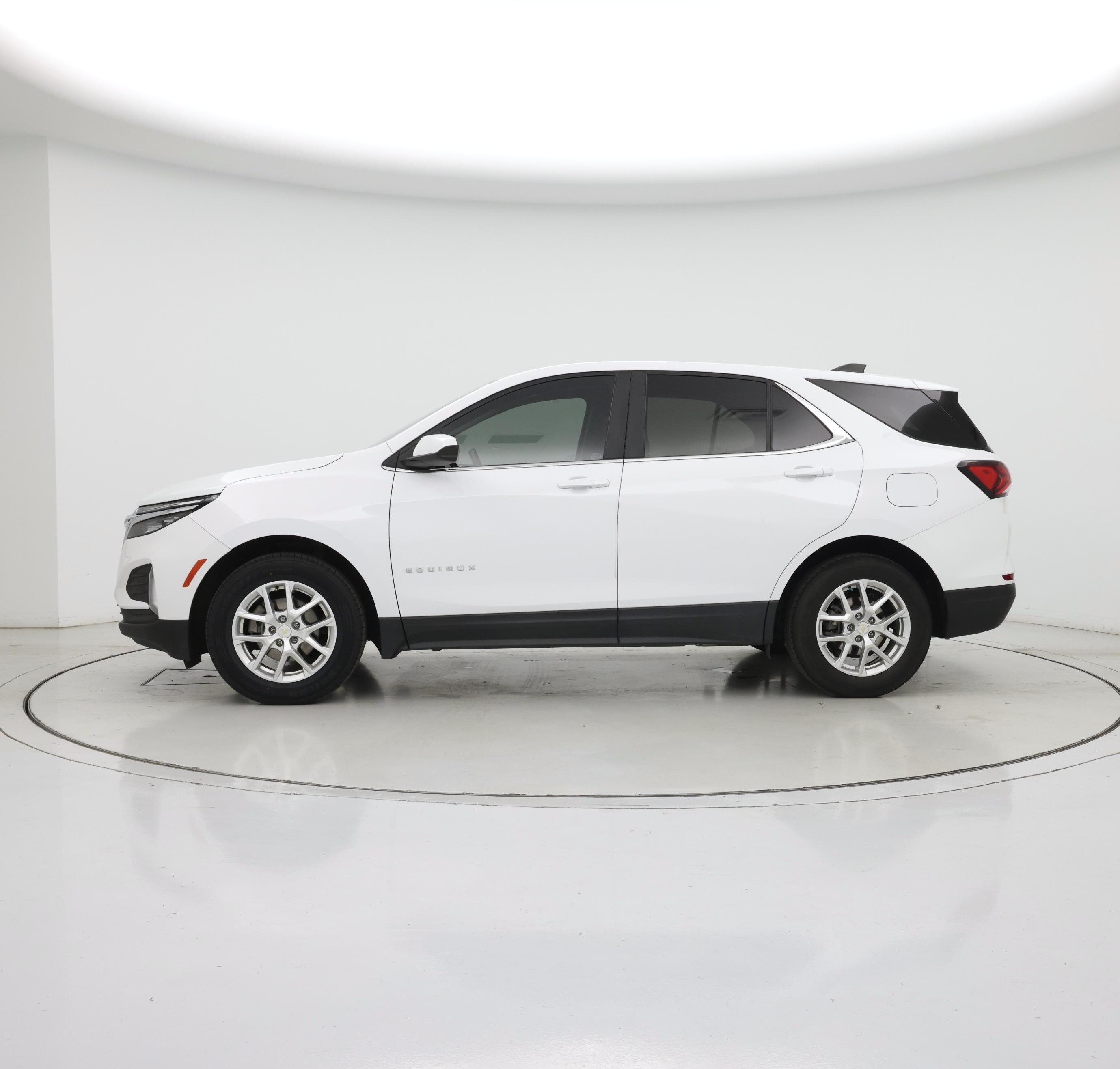 Thumbnail: 2022 Chevrolet Equinox - 3